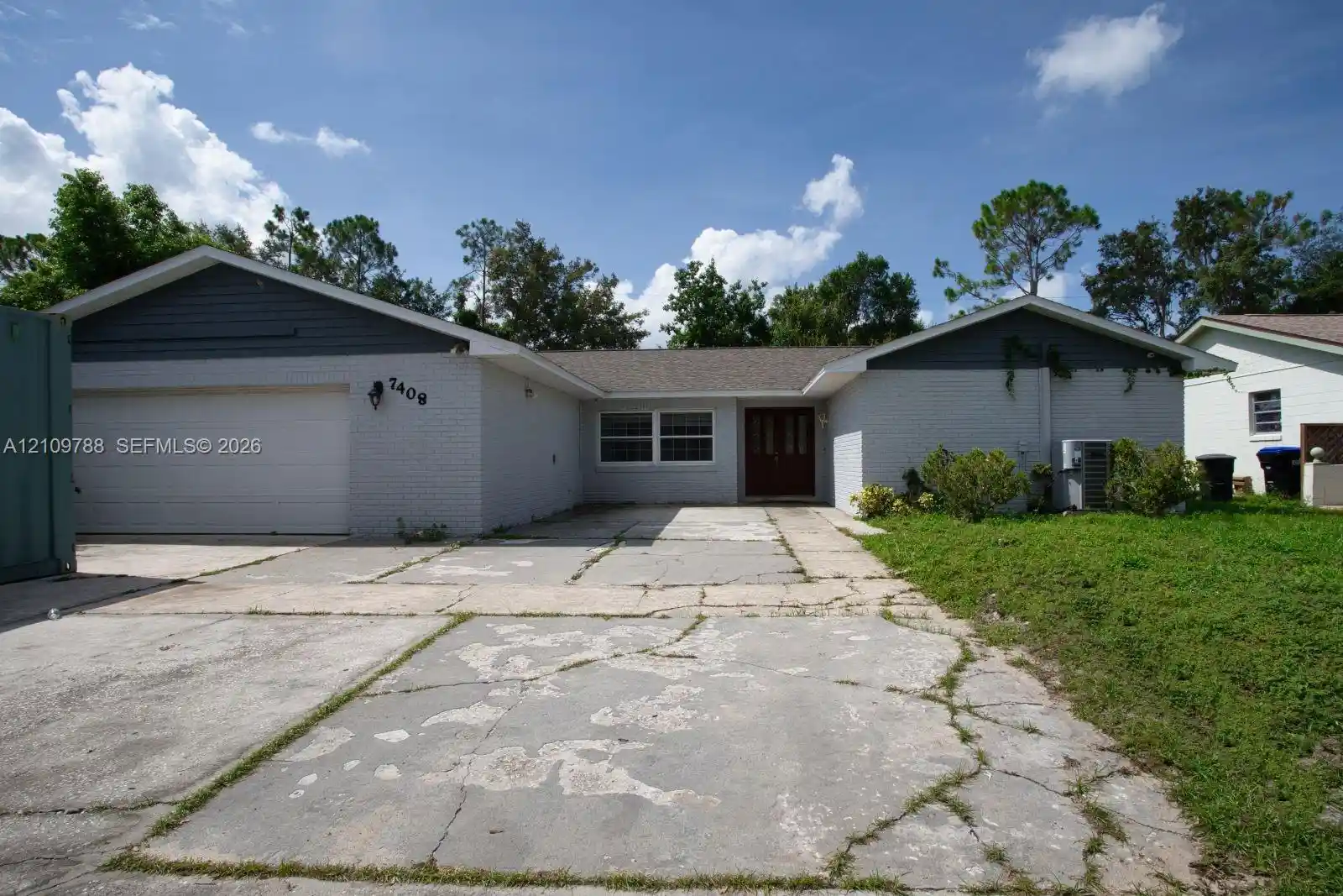 Photo 1 of Single family home for sale at 7408 Navel Tree Ct, Orlando, FL 32818 | MLS# A12109788 | Listing updated on 2026-10-20