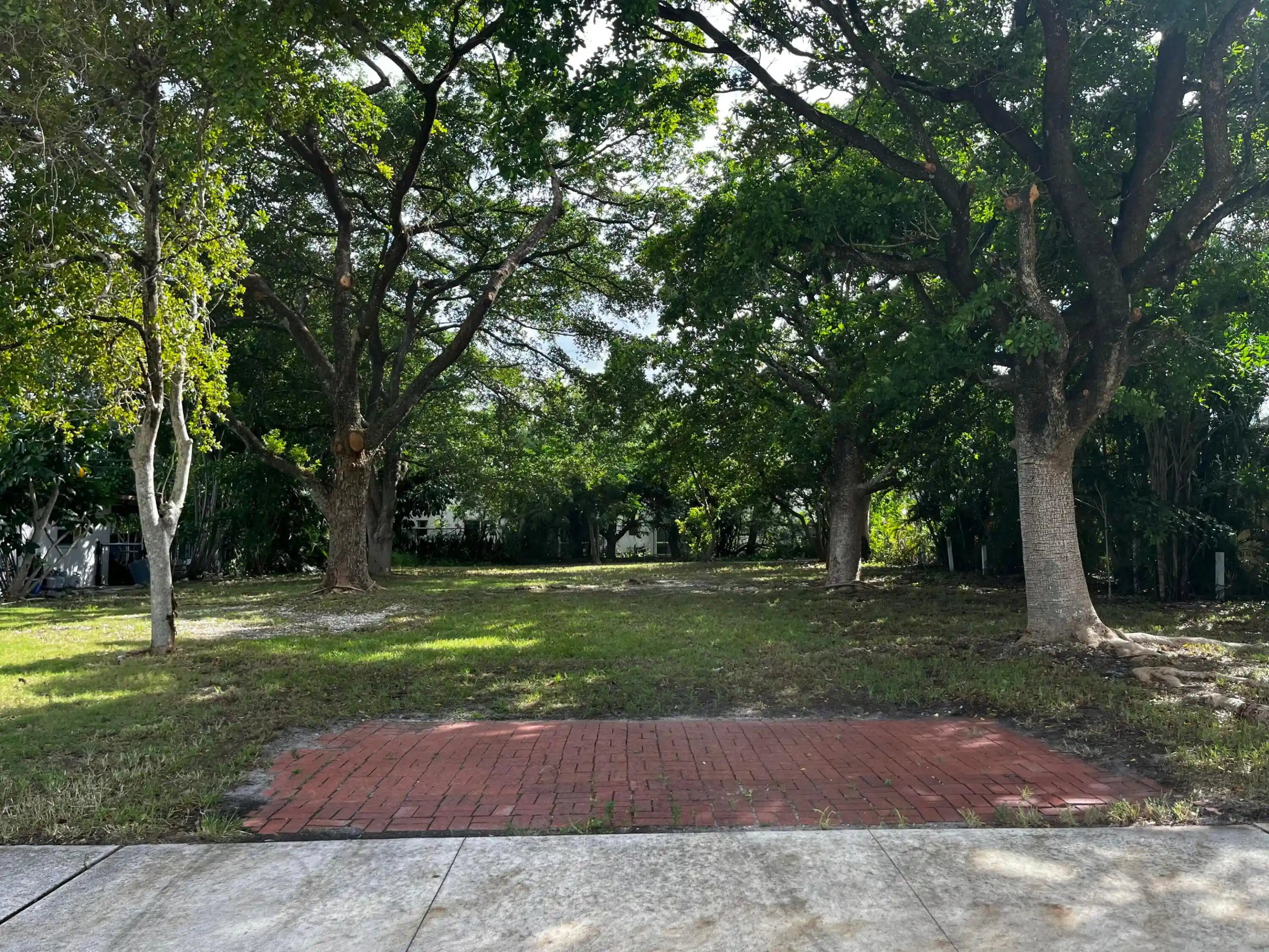 Photo 1 of Land for sale at 118 W Ocean Ave, Boynton Beach, FL 33435 | MLS# B26090798 | Listing updated on 2026-10-27
