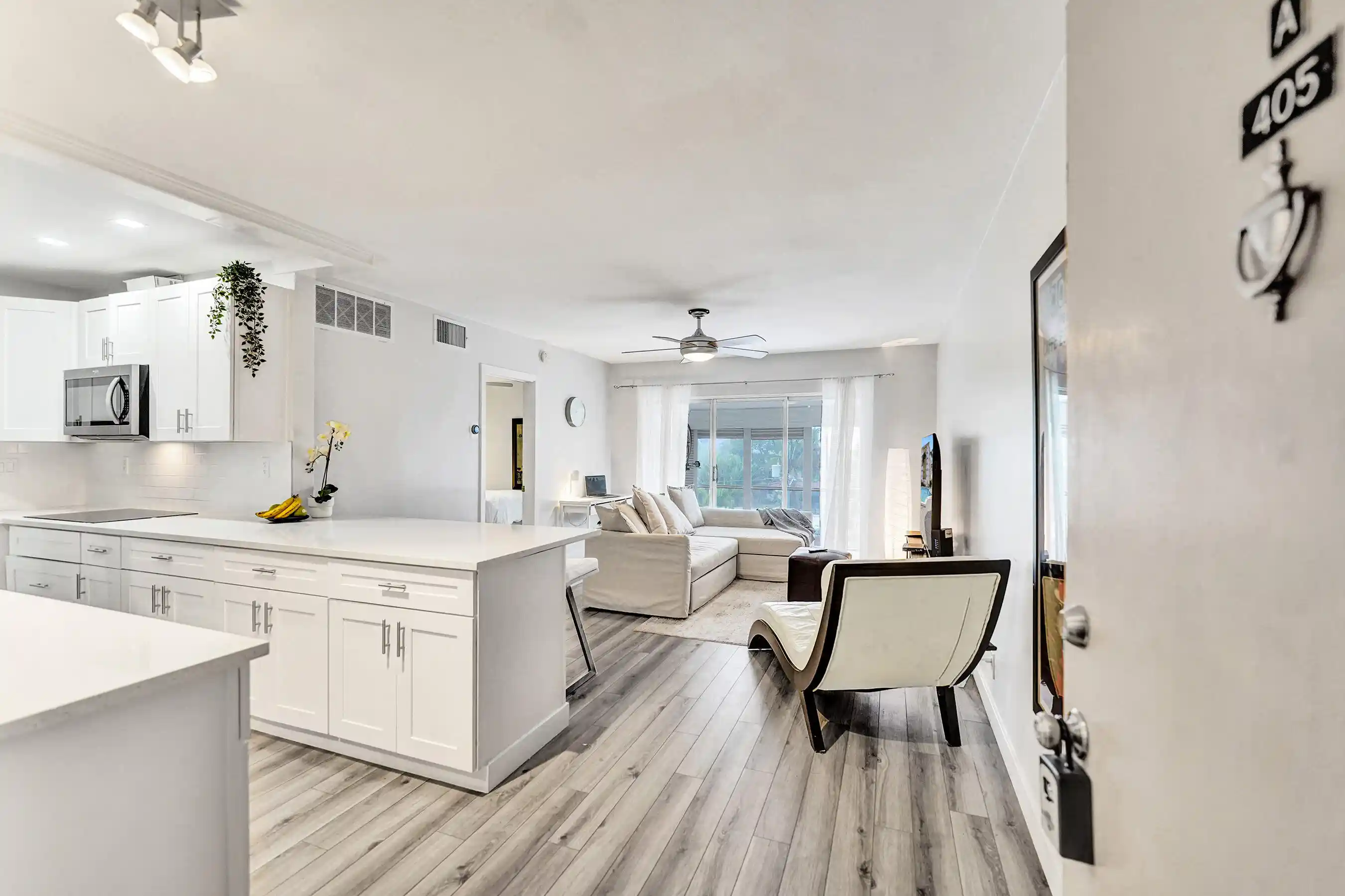 Listing Photo 1 - Condo for sale in 3040 Ne 16Th Ave located at 3040 Ne 16Th Ave, Oakland Park, FL 33334 - Unit #A405