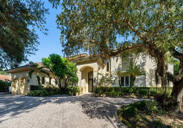 Photo 1 of Mansion for sale at 673 Destacada Cir, Miami, FL 33156 | MLS# A12106285 | Listing updated on 2026-10-31