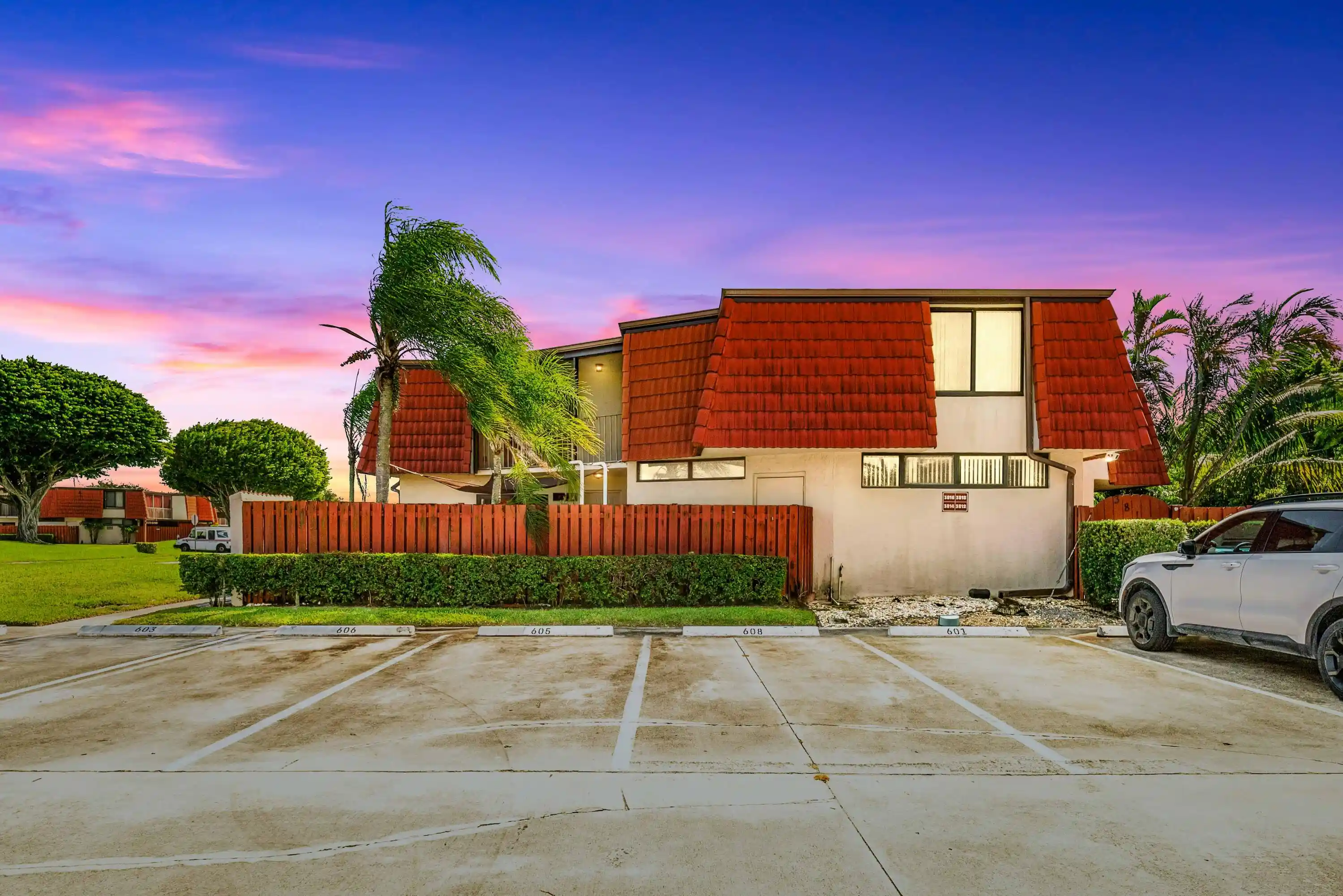 Townhouse for sale at 3814 Victoria Dr, West Palm Beach, FL 33406 | MLS# B26091046