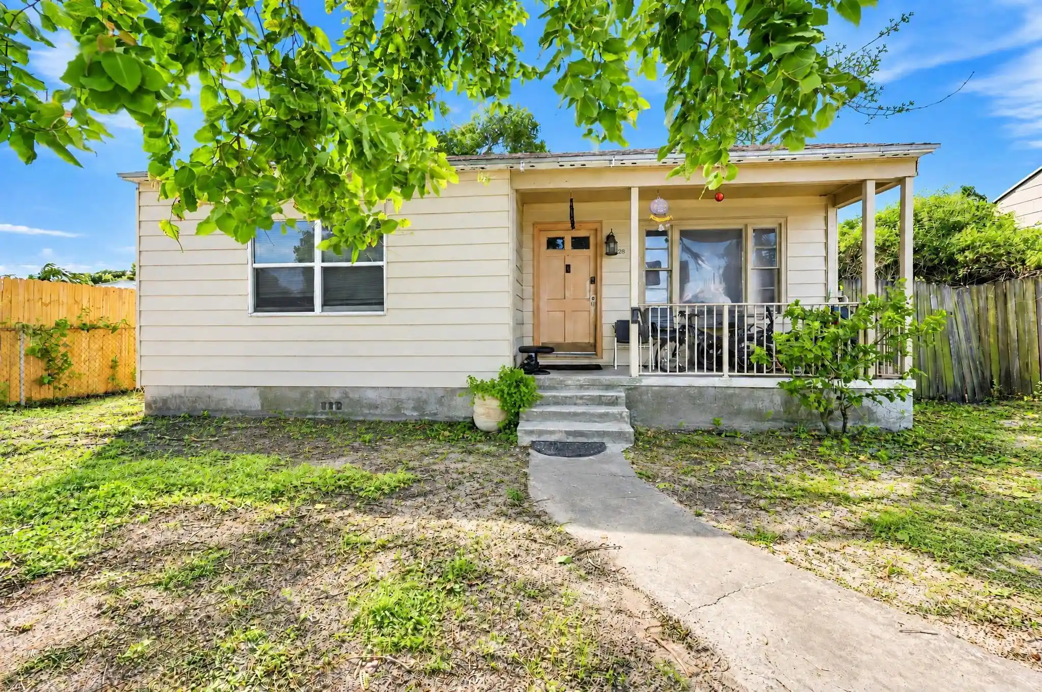 Photo 1 of Single family home for sale at 628 58th Street, West Palm Beach, FL 33407 | MLS# B26091200 | Listing updated on 2026-10-22