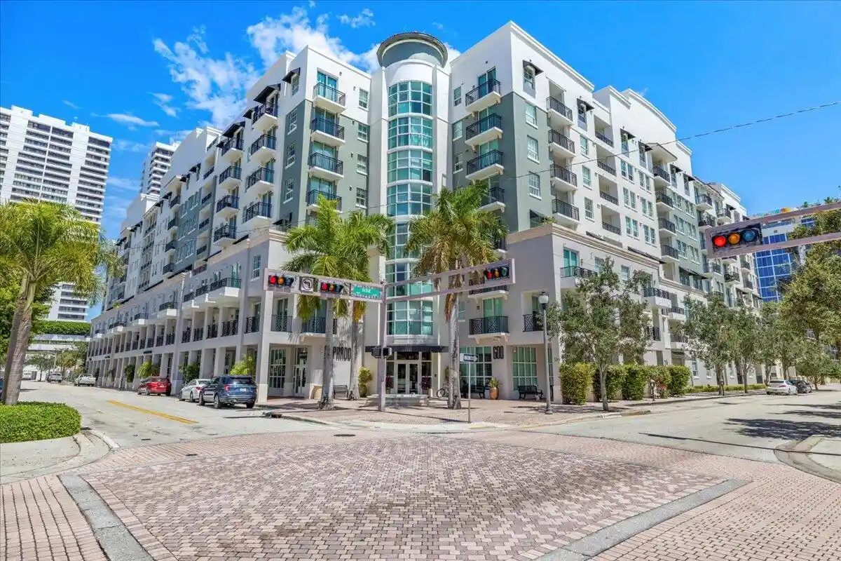 Photo 1 of Condo for sale at 600 S Dixie Hwy #558, West Palm Beach, FL 33401 | MLS# B26091297 | Listing updated on 2026-10-23