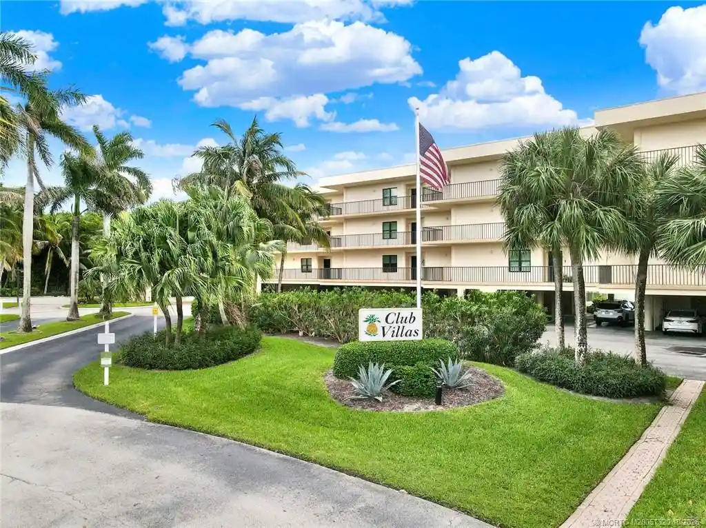 Condo for sale at 221 NE Plantation Rd #403, Stuart, FL 34996 | MLS# M20057320