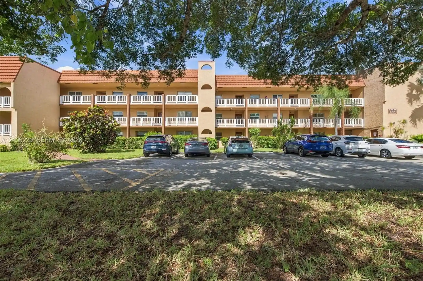 Condo for sale at 9301 Sunrise Lakes Blvd #105, Sunrise, FL 33322 | MLS# A12109229