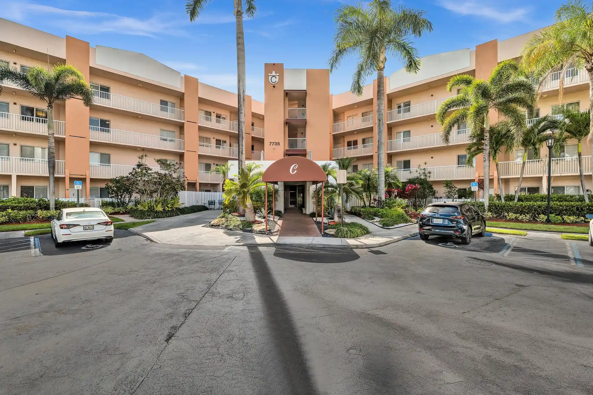 Listing Photo 1 - Condo for sale in 7735 Yardley Dr located at 7735 Yardley Dr, Tamarac, FL 33321 - Unit #305