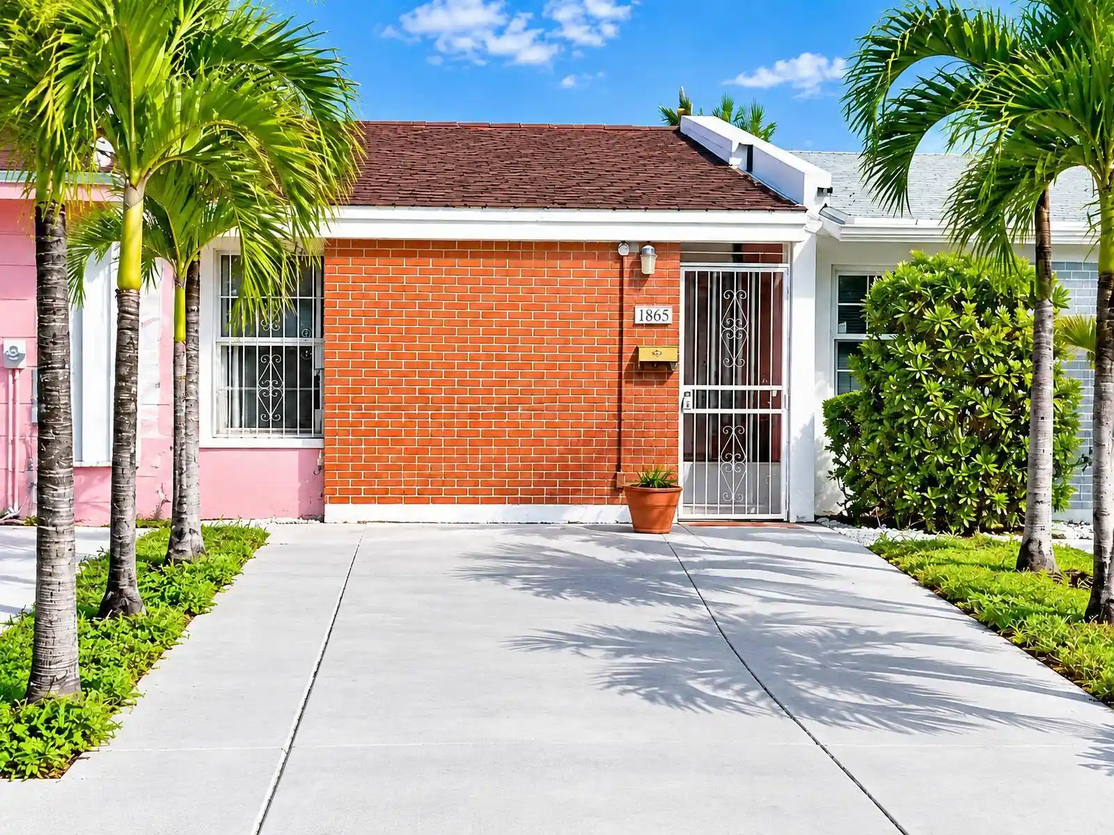 Townhouse for sale at 1865 West 68th, Hialeah, FL 33014 | MLS# B26091596