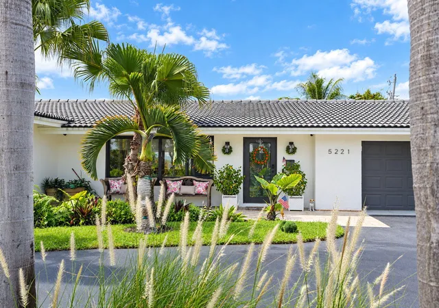 Photo 1 of Single family home for sale at 5221 NE 27th Avenue, Lighthouse Point, FL 33064 | MLS# B26091643 | Listing updated on 2026-10-30