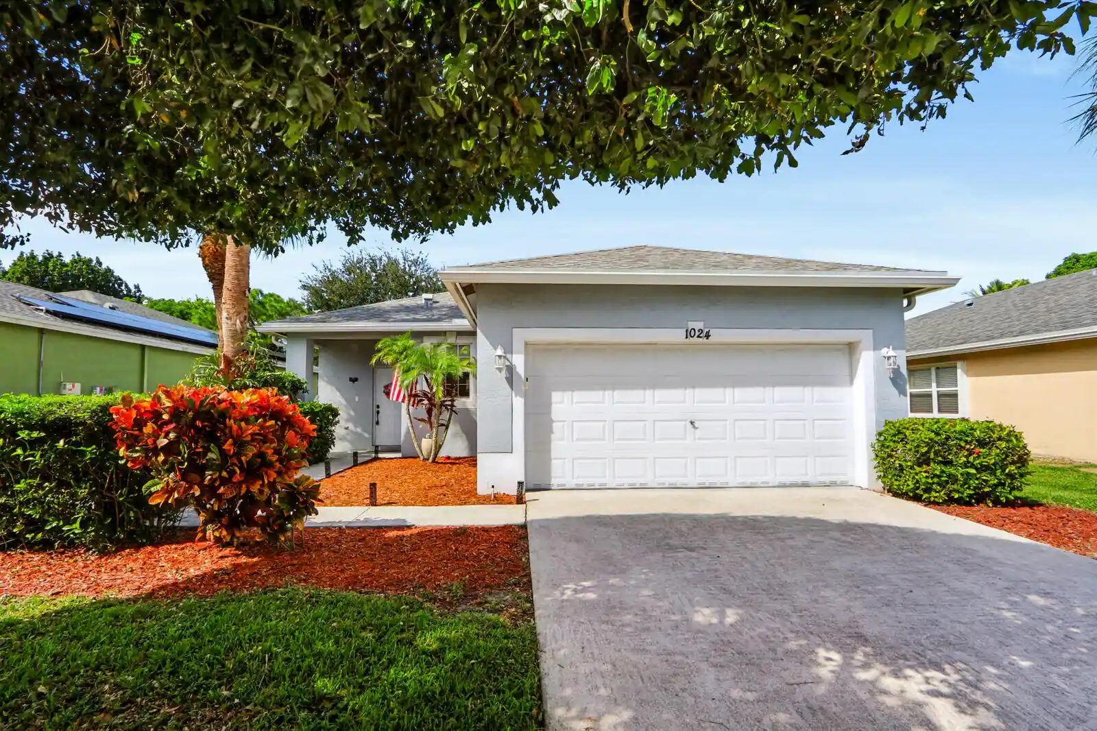 Photo 1 of Single family home for sale at 1024 Park Hl Dr, Haverhill, FL 33417 | MLS# B26091654 | Listing updated on 2026-10-29