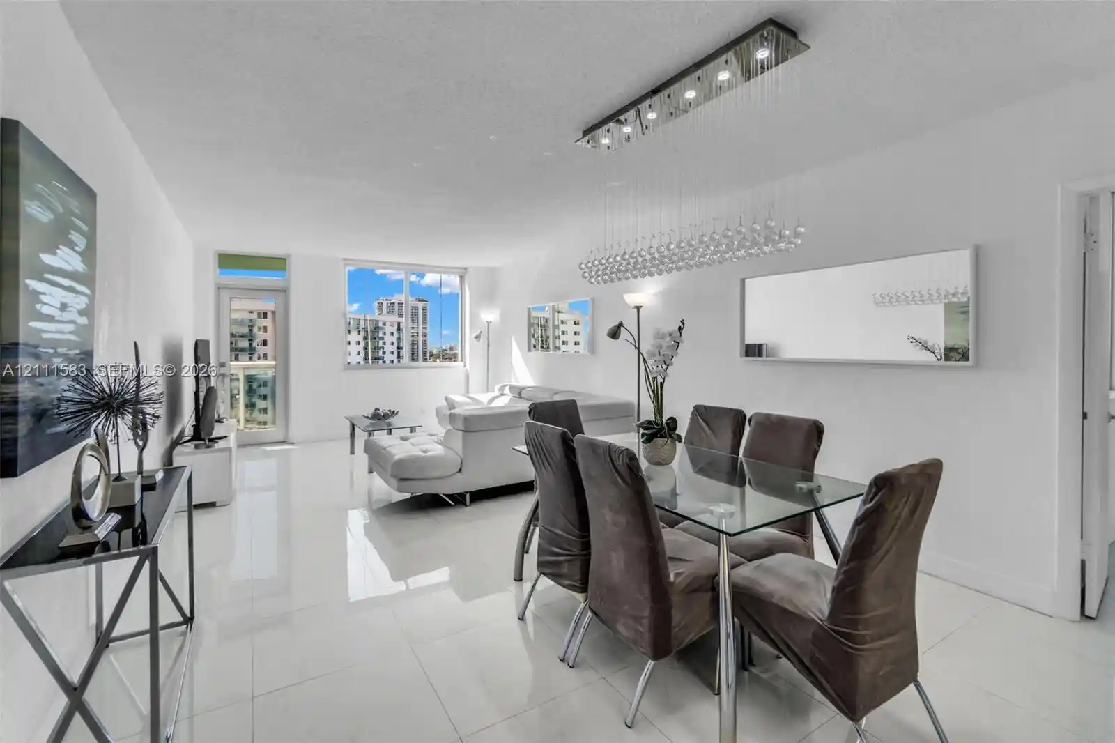 Listing Photo 1 - Condo for sale in 19370 Collins Ave located at 19370 Collins Ave, Miami, FL 33160 - Unit #1516