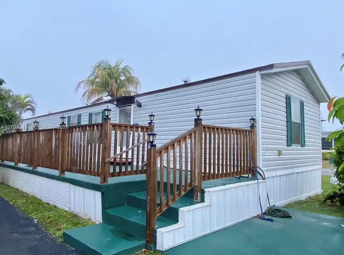 Photo 1 of Manufactured home for sale at 34802 Sw 188 Way #487, Homestead, FL 33034 | MLS# A12108016 | Listing updated on 2026-10-23