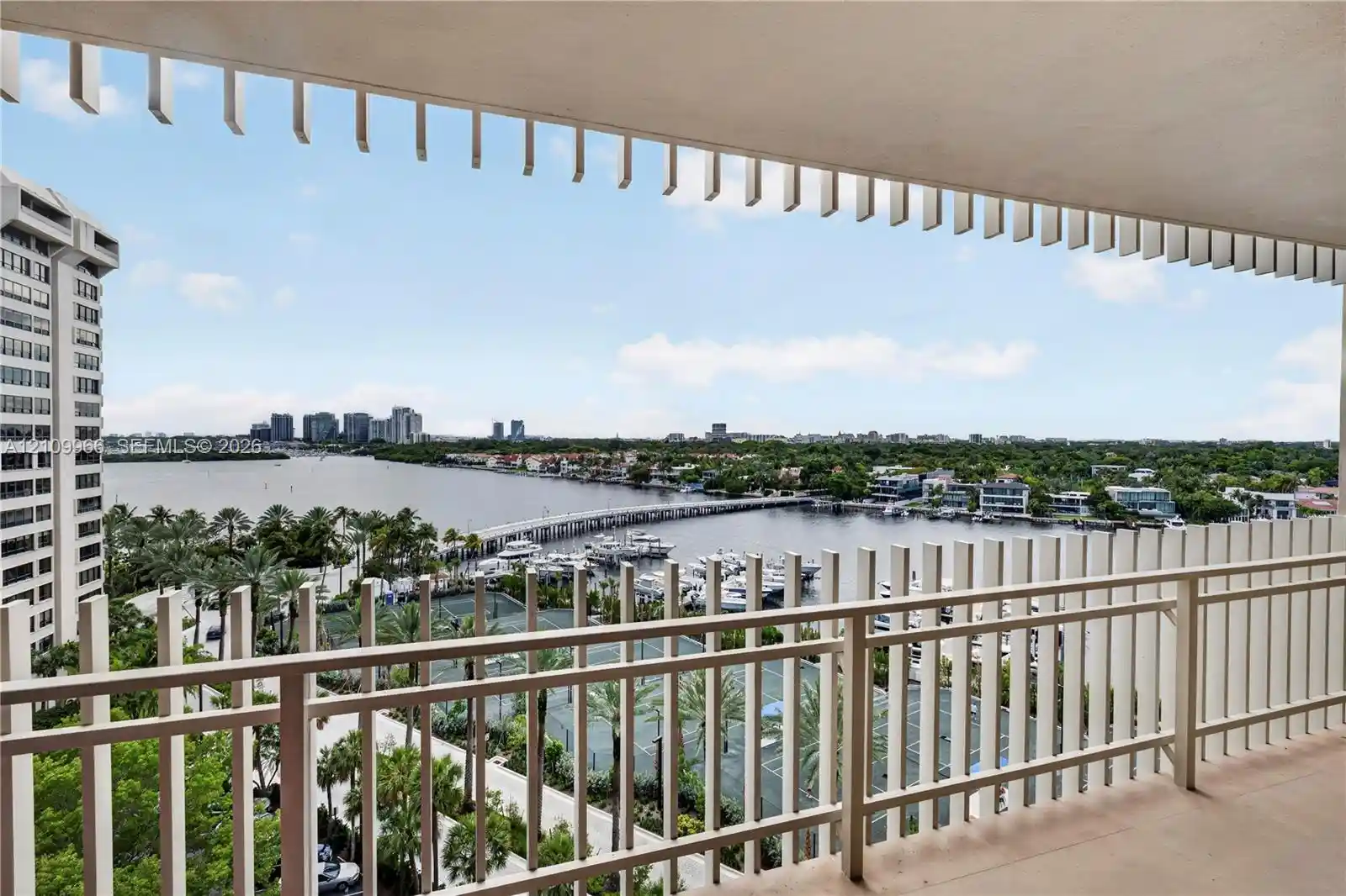 Listing Photo 1 - Condo for sale in 2 Grv Isle Dr located at 2 Grv Isle Dr, Miami, FL 33133 - Unit #B1008