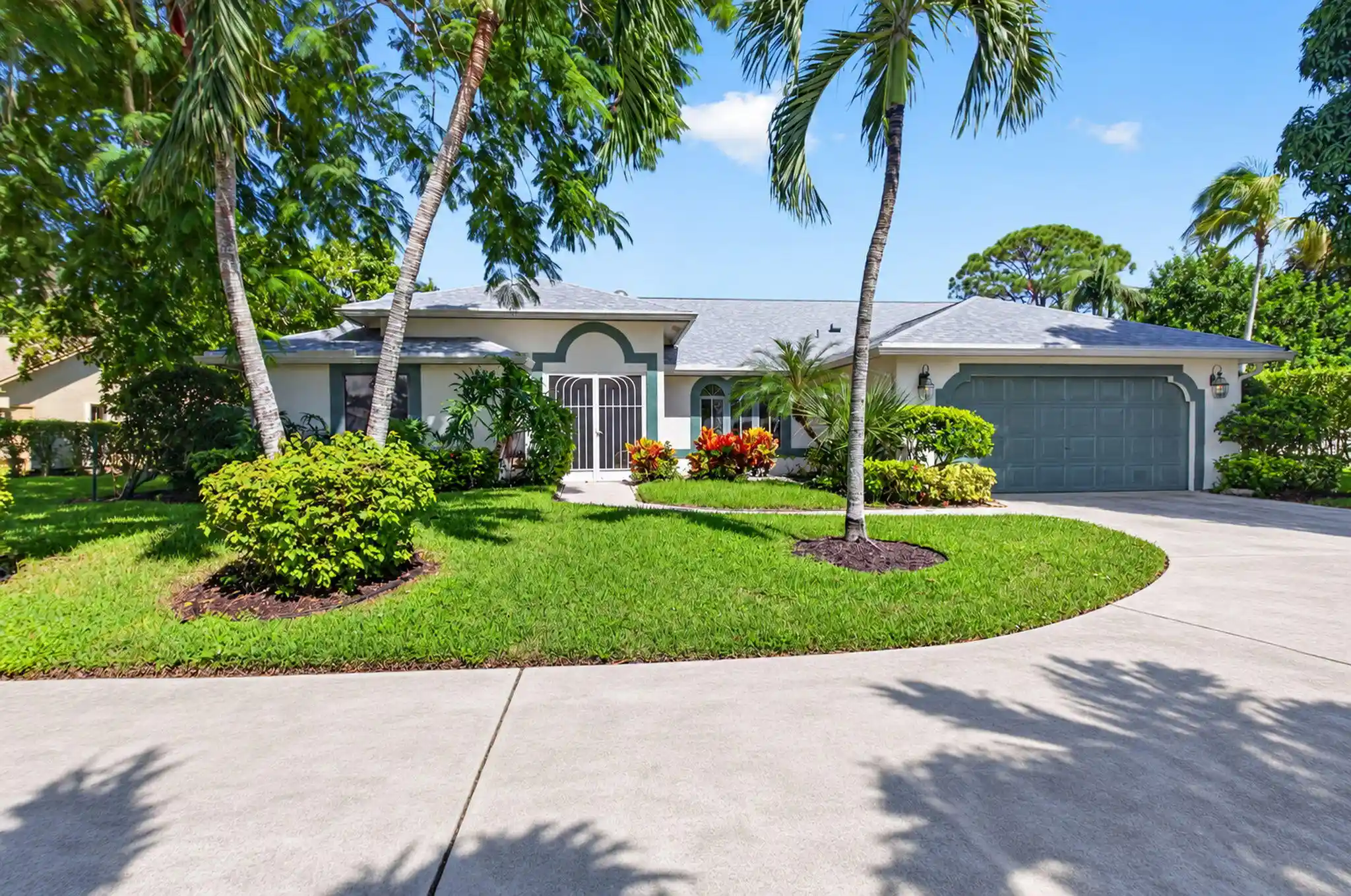 Single family home for sale at 2915 Riviera Dr, Delray Beach, FL 33445 | MLS# B26091921