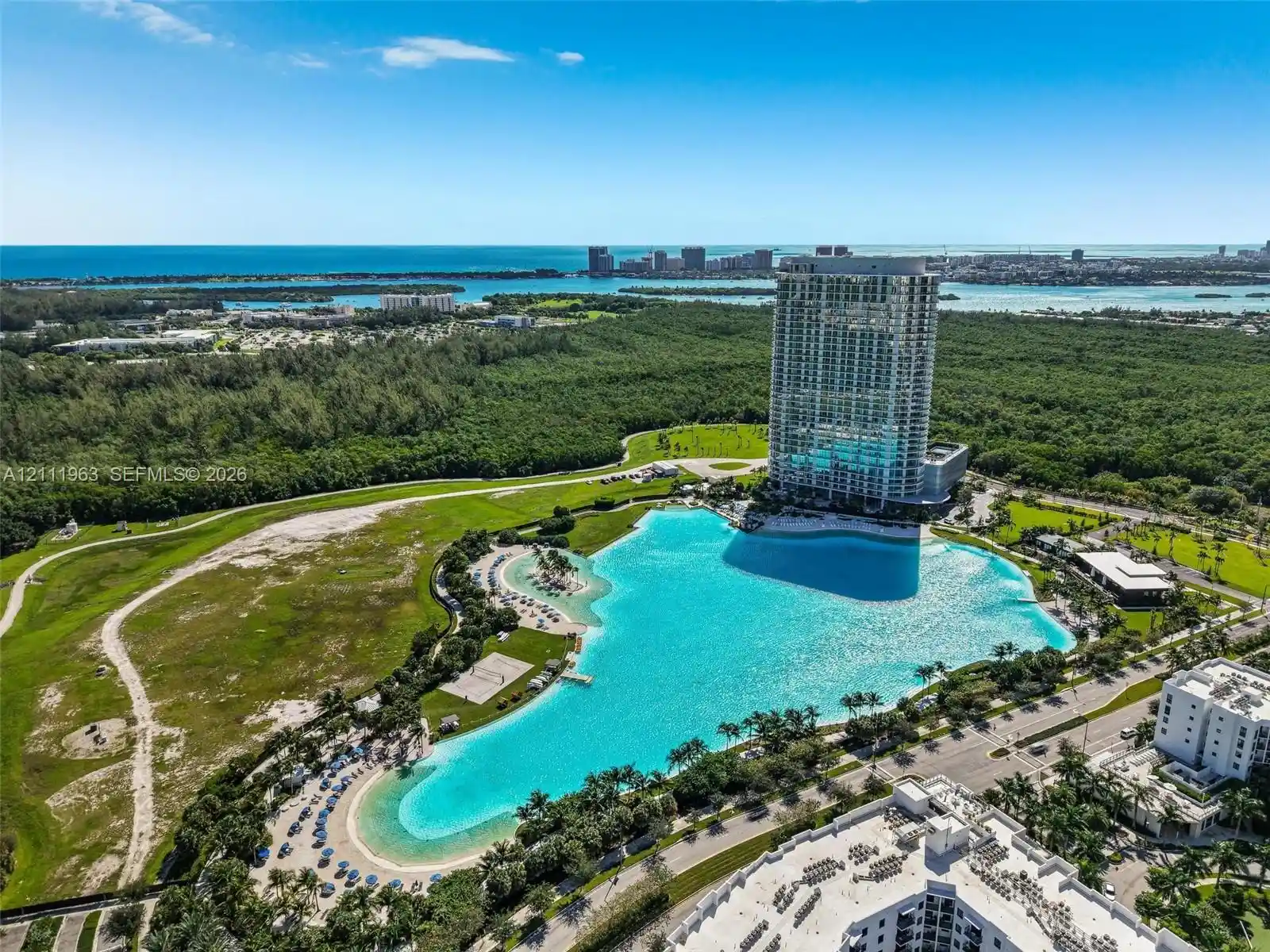 Listing Photo 1 - Condo for sale in 2411 Laguna Cir located at 2411 Laguna Cir, Miami, FL 33181 - Unit #2311