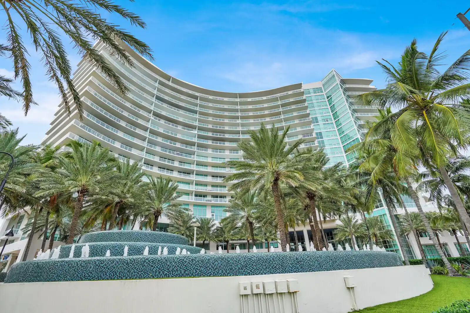 Listing Photo 1 - Condo for sale in 1 N Ocean Blvd located at 1 N Ocean Blvd, Pompano Beach, FL 33062 - Unit #1207
