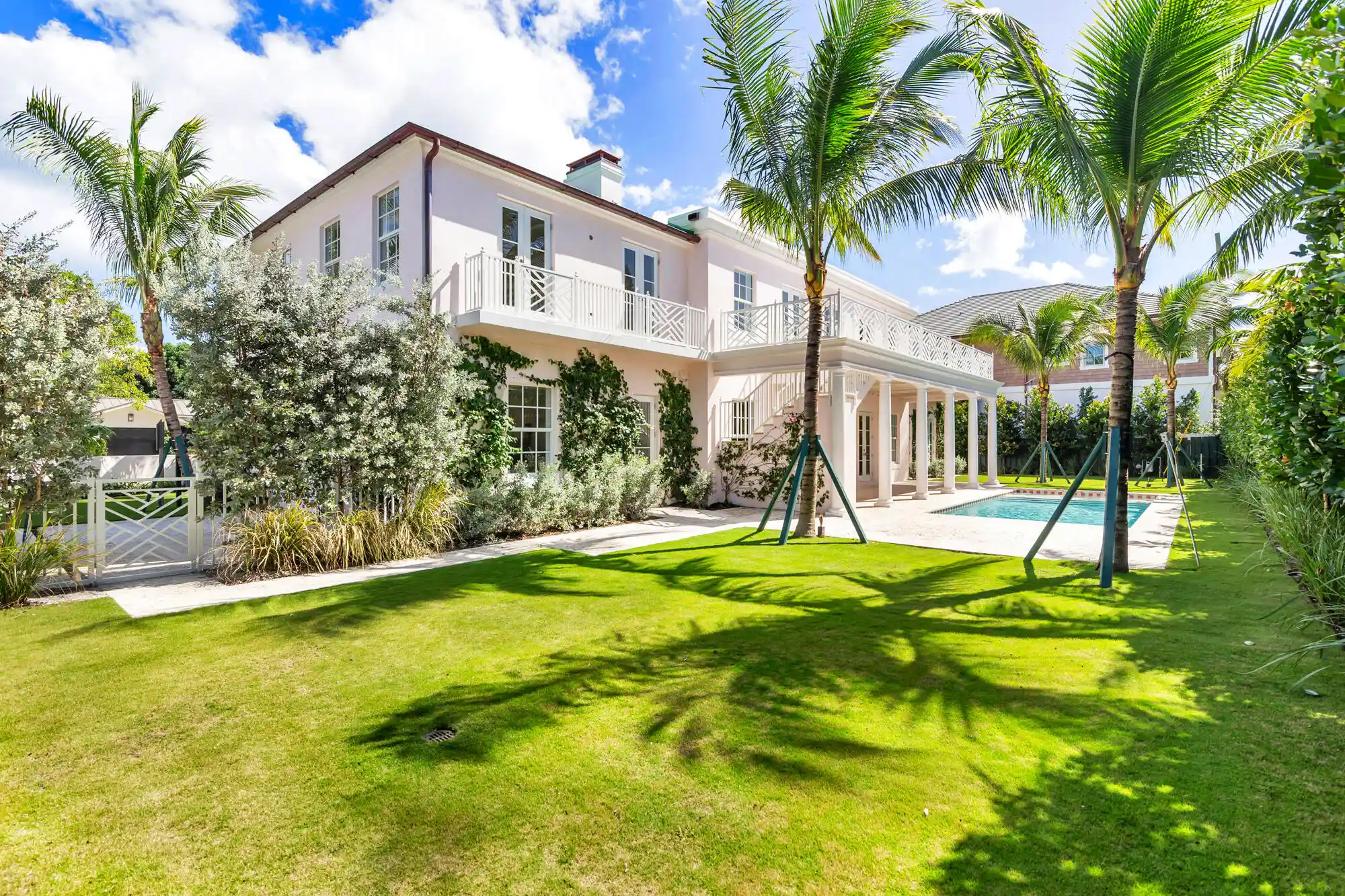 Single family home for sale at 4409 Washington Rd, West Palm Beach, FL 33405 | MLS# B26092108