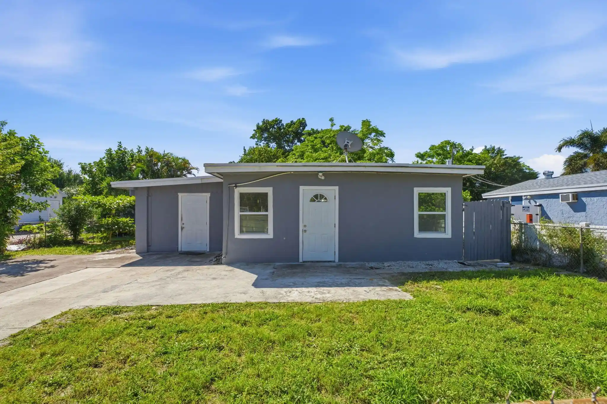 Photo 1 of Multi family home for sale at 1064 Highview Rd, Lantana, FL 33462 | MLS# B26092124 | Listing updated on 2026-10-28