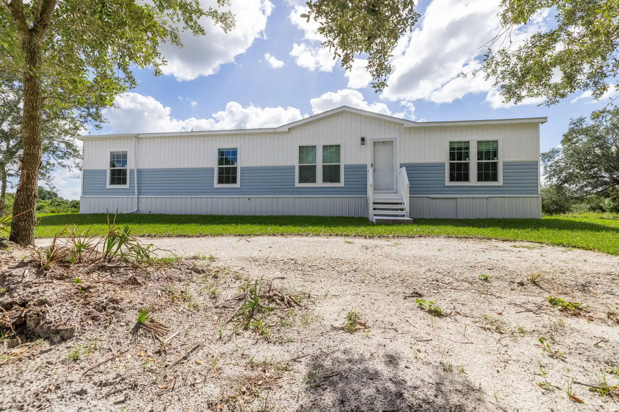 Manufactured home for sale at 16918 NW 264th Street, Okeechobee, FL 34972 | MLS# B26092130