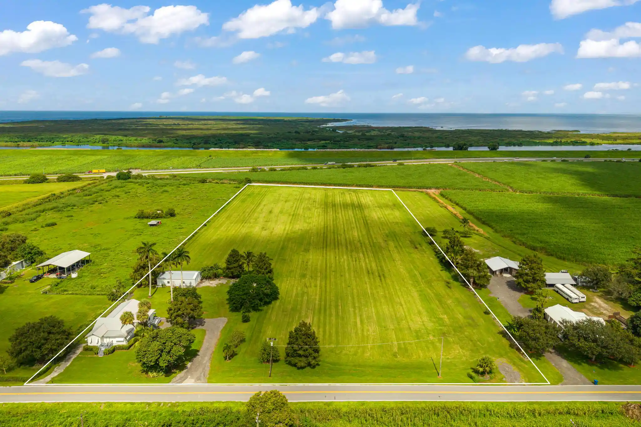 Single family home for sale at 37 E Corkscrew Blvd, Clewiston, FL 33440 | MLS# B26092264