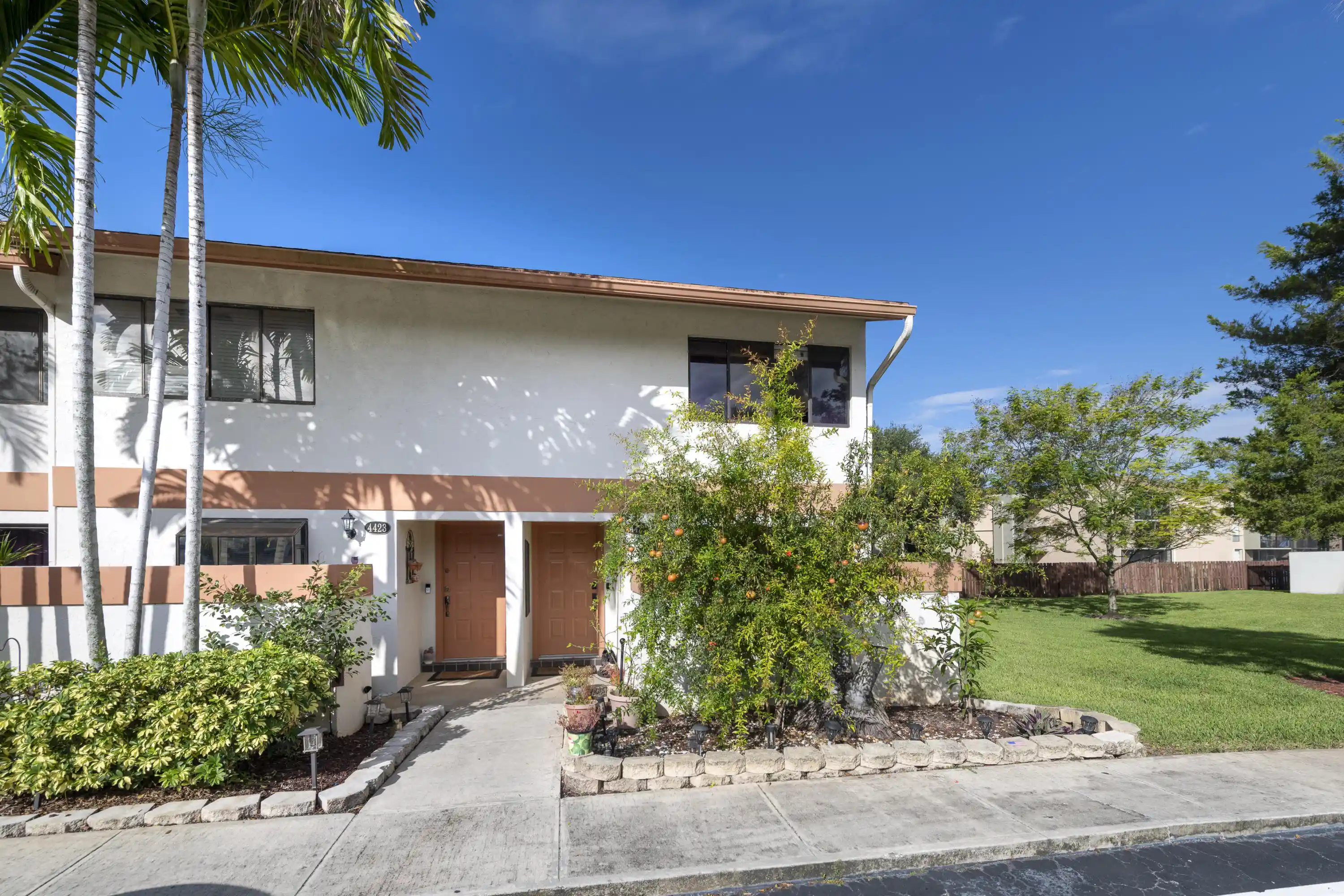Townhouse for sale at 4421 SW 70th Terrace, Davie, FL 33314 | MLS# B26092314
