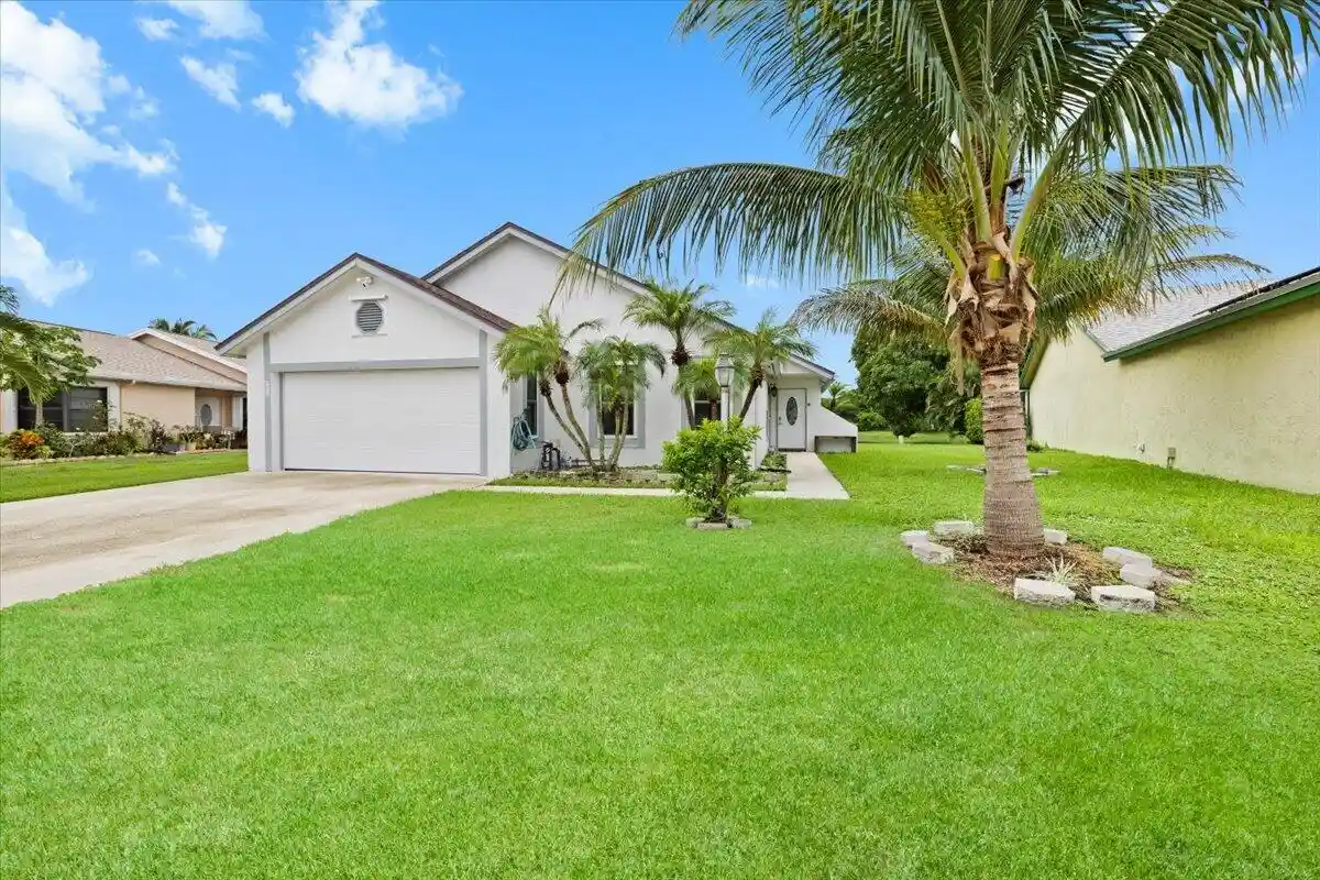Single family home for sale at 4485 Brook Dr, West Palm Beach, FL 33417 | MLS# B26092357