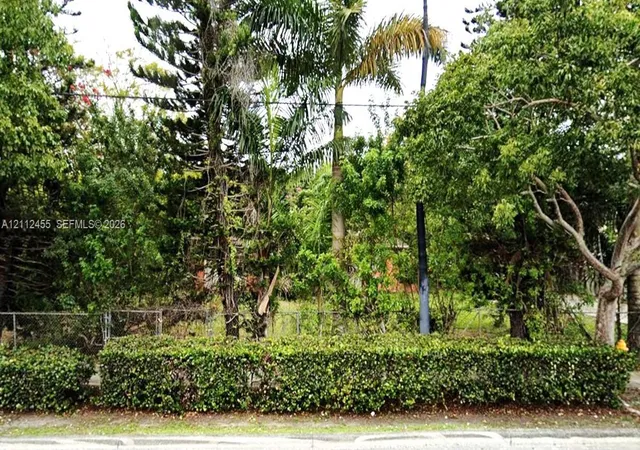 Single family home for sale at 330 NW 127th Avenue, Miami, FL 33182 | MLS# A12112455