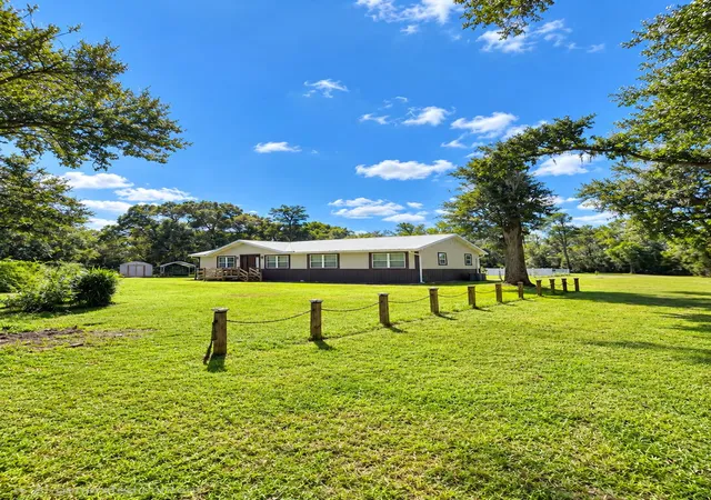 Single family home for sale at 16 NW 144th Drive, Okeechobee, FL 34972 | MLS# B26092415