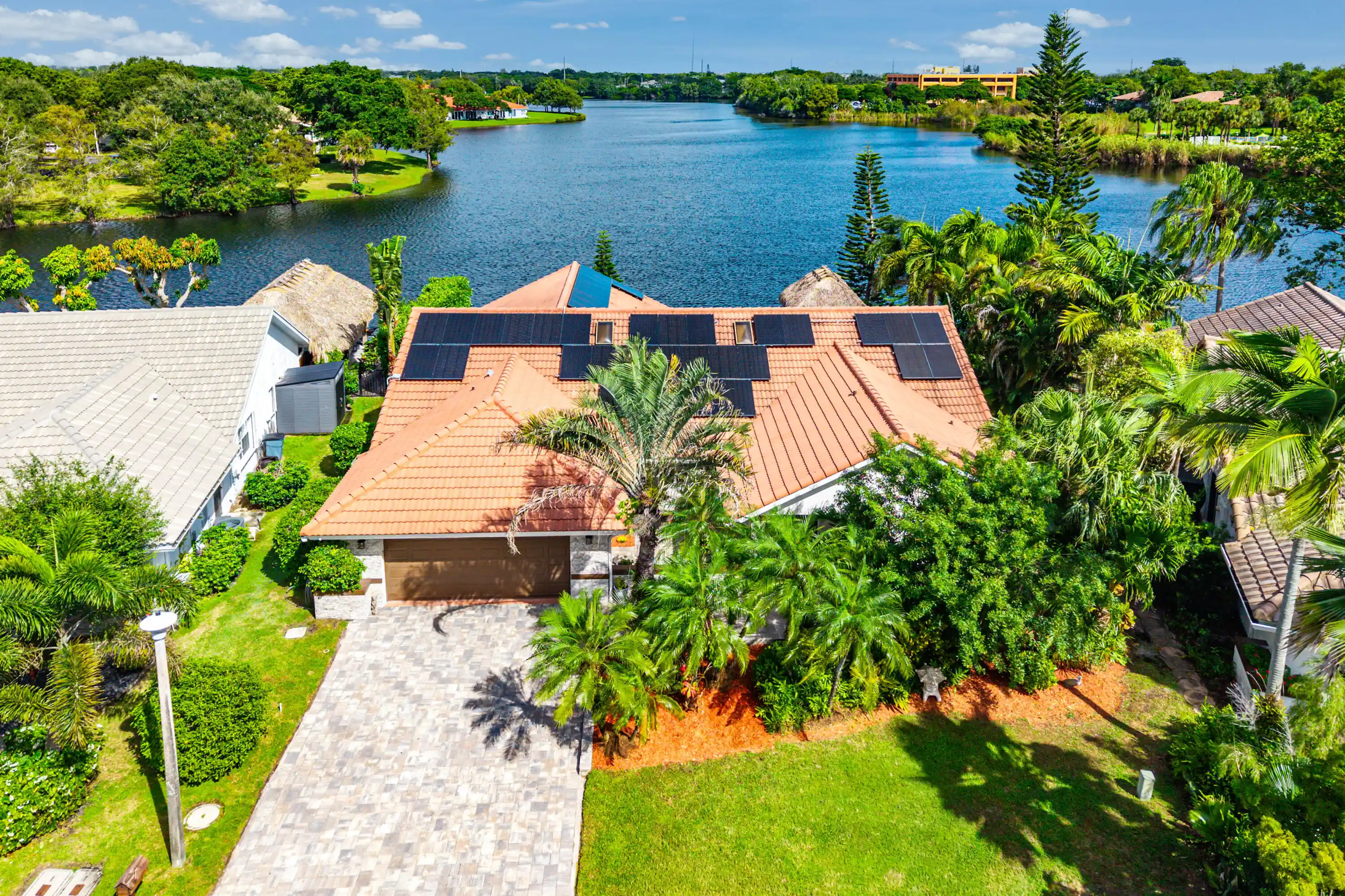 Single family home for sale at 9 Aspen Ct, Boynton Beach, FL 33436 | MLS# B26092438