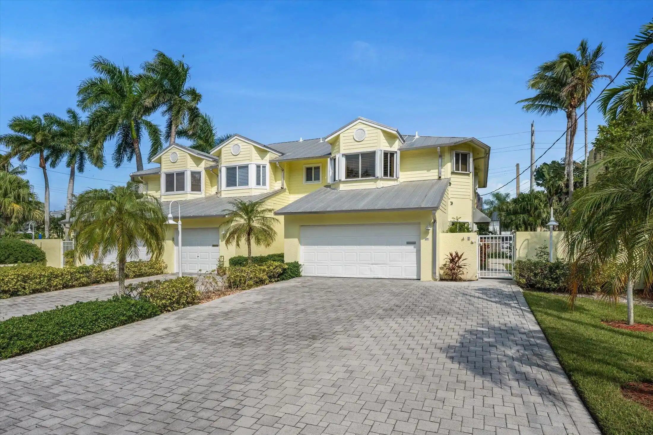 Townhouse for sale at 604 SW 8th Avenue, Fort Lauderdale, FL 33315 | MLS# B26092445