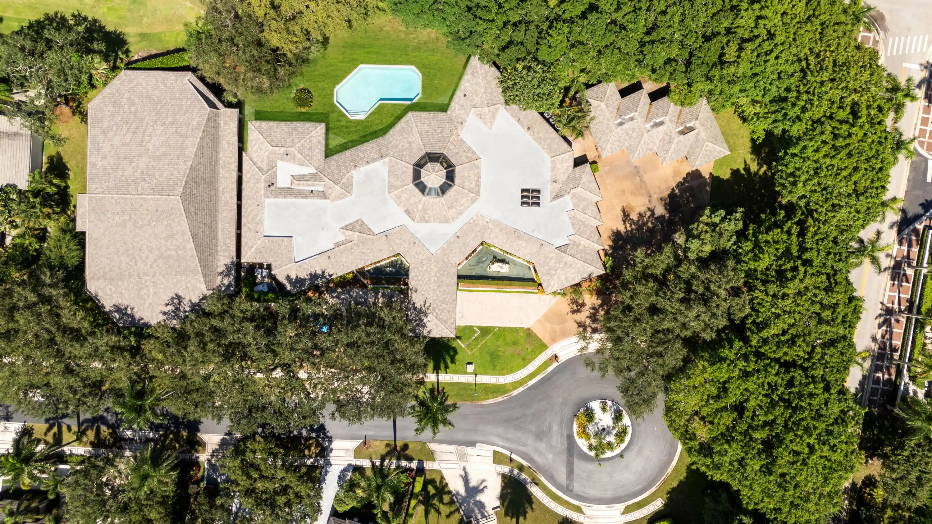 Single family home for sale at 19700 Oakbrook Cir, Boca Raton, FL 33434 | MLS# B26092474