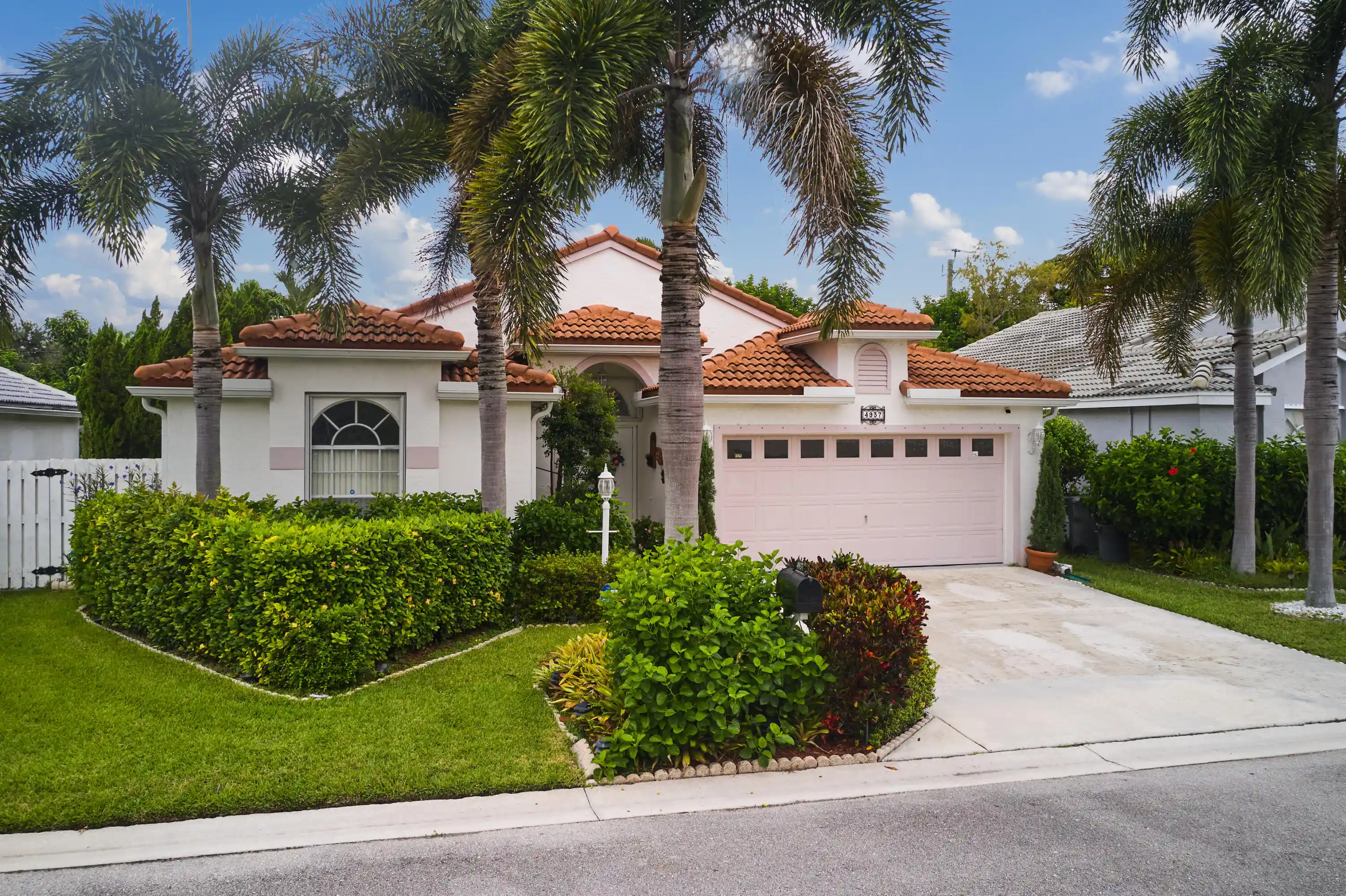 Single family home for sale at 4937 Broadstone Cir, West Palm Beach, FL 33417 | MLS# B26092783