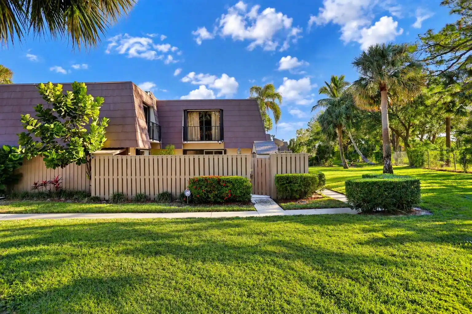 Townhouse for sale at 1315 13th Court, Palm Beach Gardens, FL 33410 | MLS# B26092870