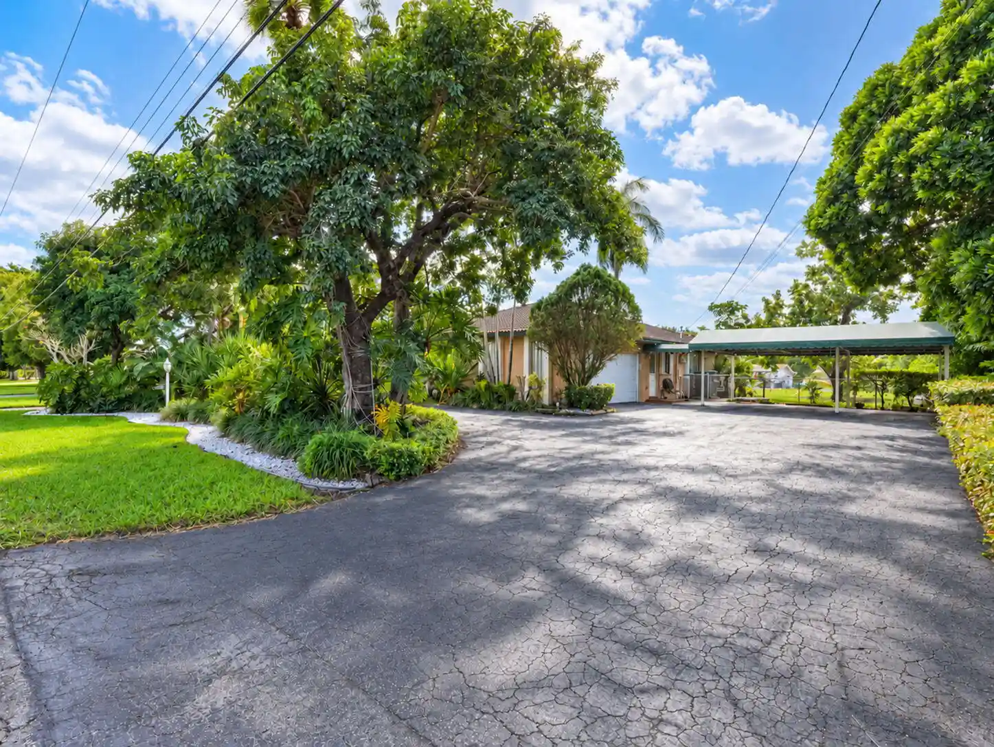 Single family home for sale at 937 W Tropical Way, Plantation, FL 33317 | MLS# B26092938