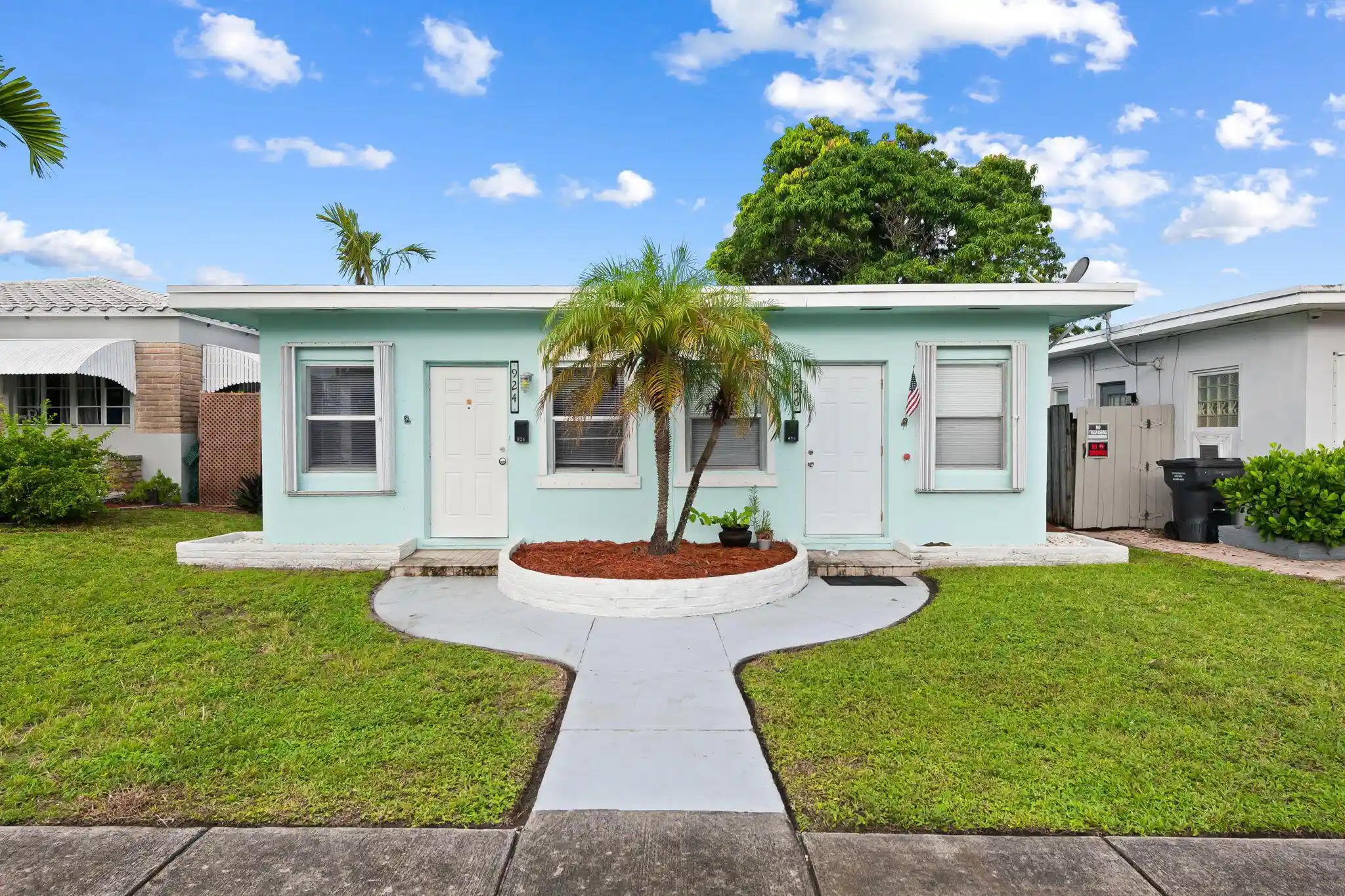 Photo 1 of Multi family home for sale at 924 N 16th Avenue, Hollywood, FL 33020 | MLS# B26092944 | Listing updated on 2026-10-28