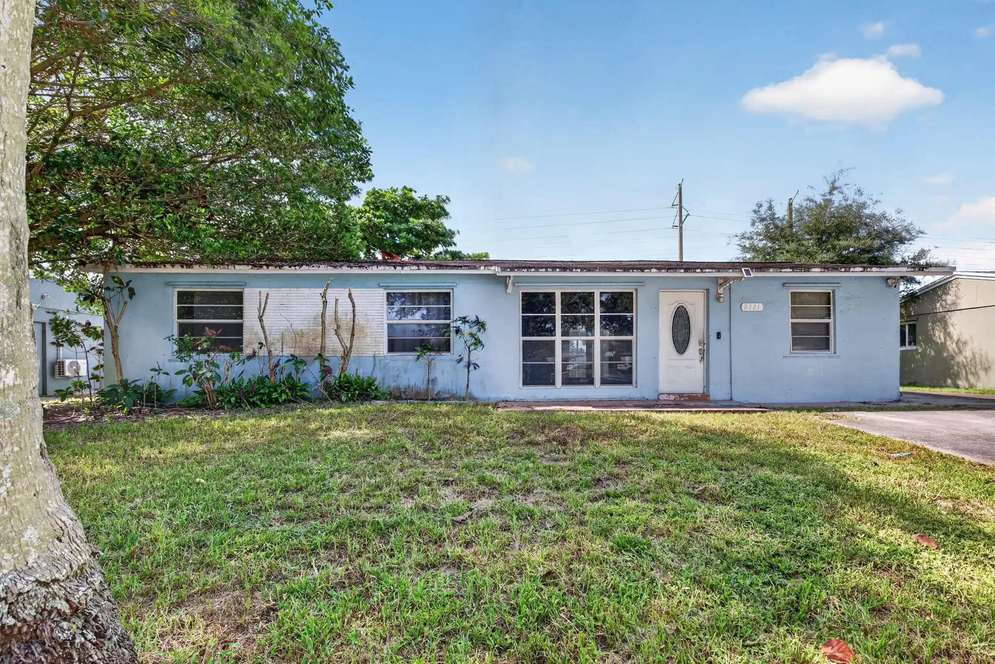 Photo 1 of Single family home for sale at 2321 Sw 50th Avenue, Fort Lauderdale, FL 33317 | MLS# B26092980 | Listing updated on 2026-10-28