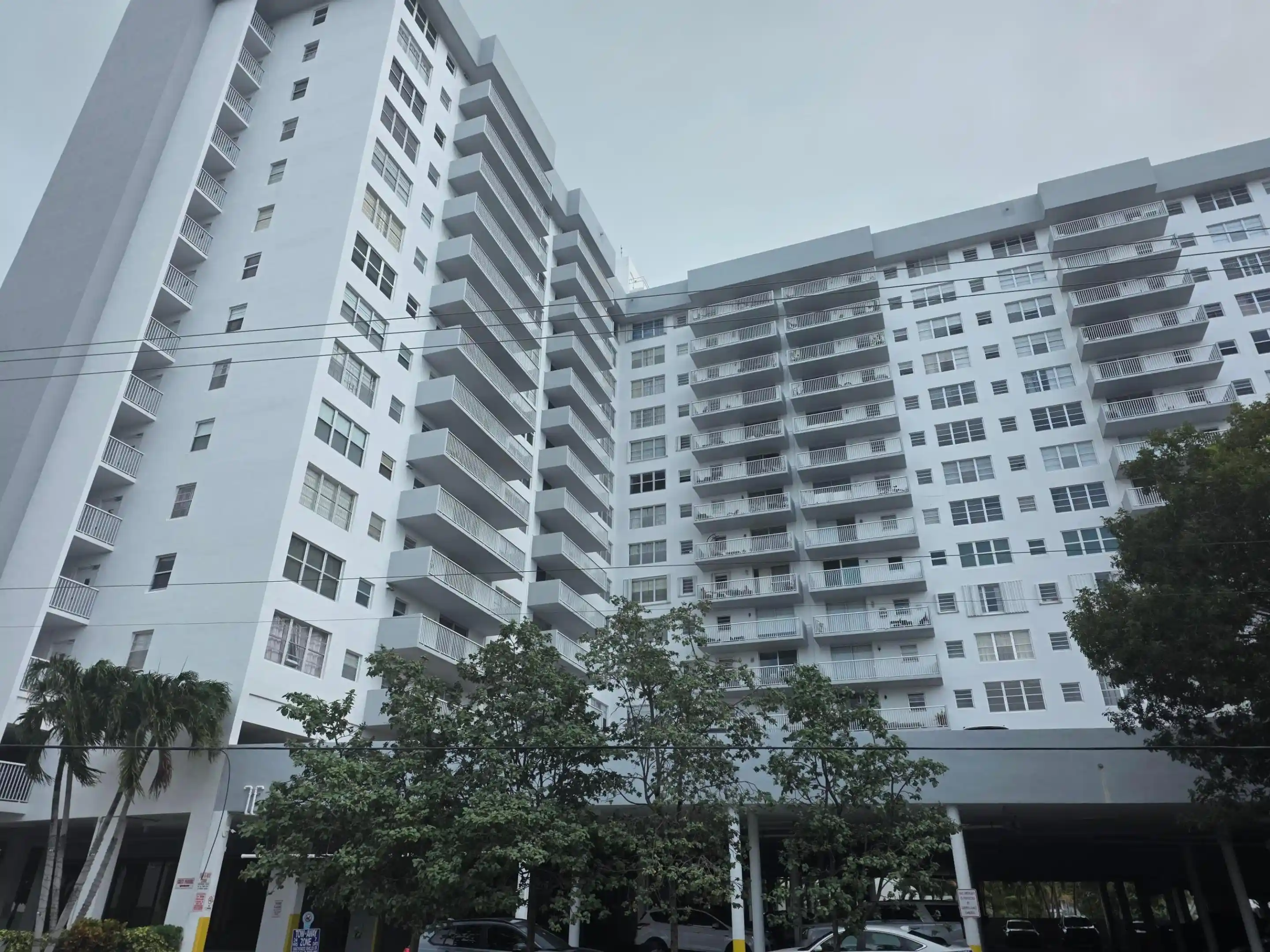 Condo for sale at 137 Golden Isles Dr #609, Hallandale Beach, FL 33009 | MLS# B26092984