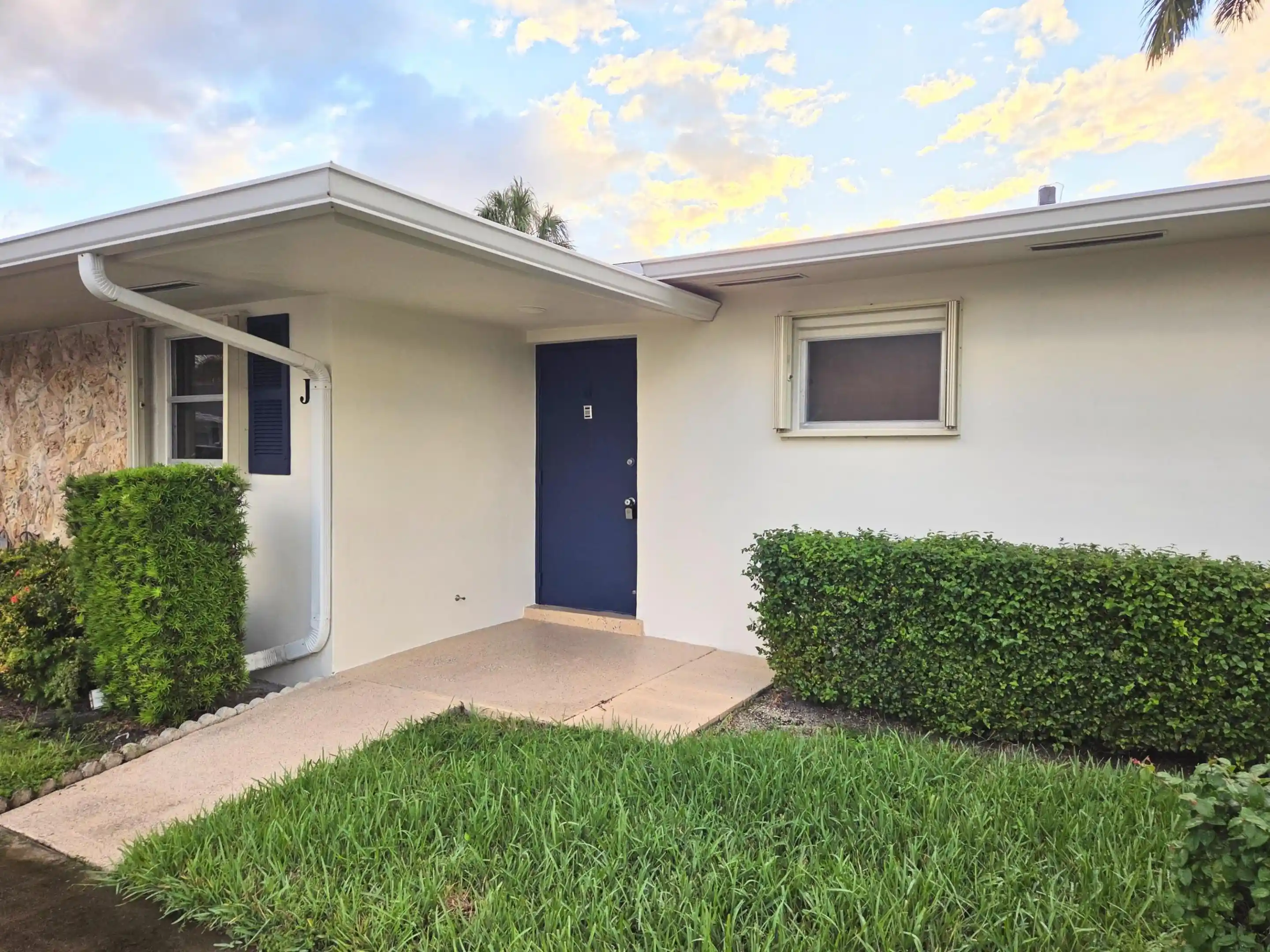 Photo 1 of Condo for sale at 2640 Dudley Dr E #J, West Palm Beach, FL 33415 | MLS# B26093006 | Listing updated on 2026-10-28