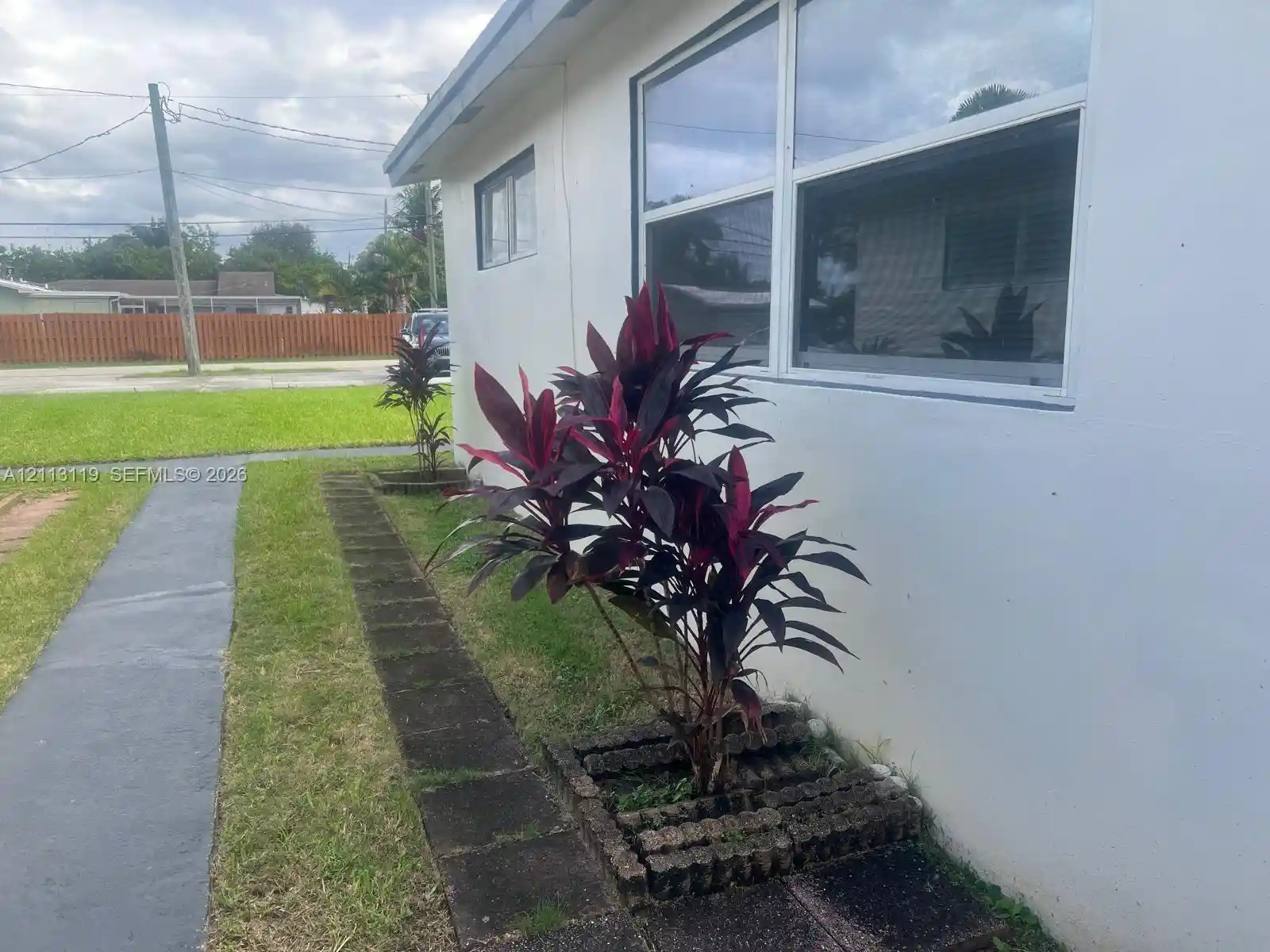 Photo 1 of Multi family home for sale at 618 Sw 4th Avenue, Hallandale Beach, FL 33009 | MLS# A12113119 | Listing updated on 2026-10-27