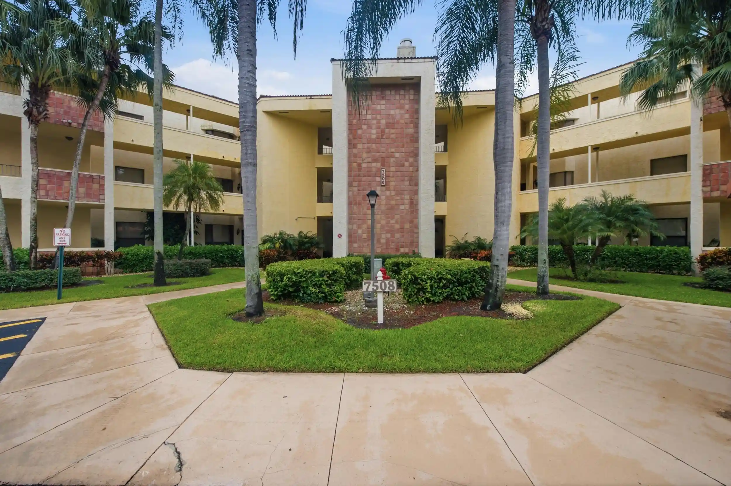 Condo for sale at 7508 La Paz Blvd #107, Boca Raton, FL 33433 | MLS# B26093186