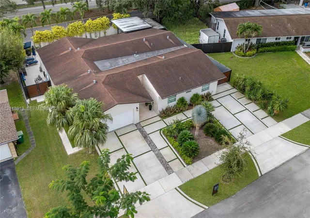 Photo 2 of Single family home for sale at 14420 SW 71st Lane, Miami, FL 33183 | MLS# A12113613 | Listing updated on 2026-10-27
