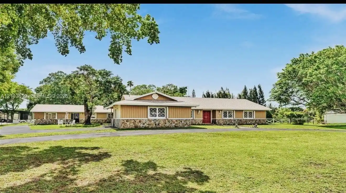 Single family home for sale at 5310 SW 109 Avenue, Davie, FL 33328 | MLS# A12113619