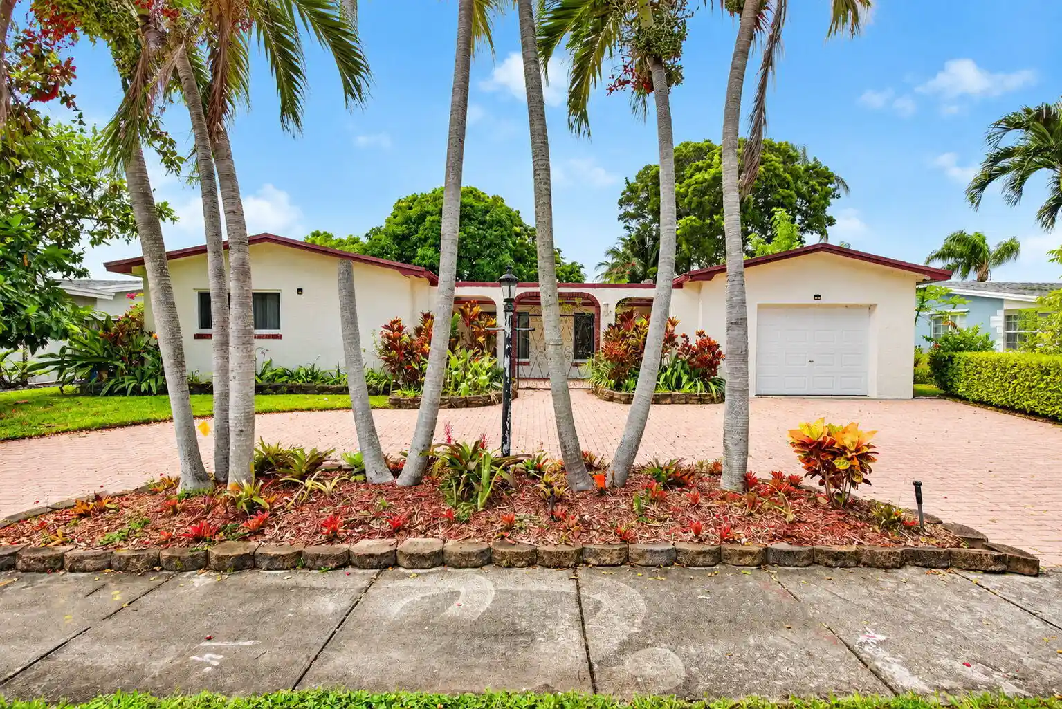 Single family home for sale at 1960 NW 107th Avenue, Pembroke Pines, FL 33026 | MLS# B26093308