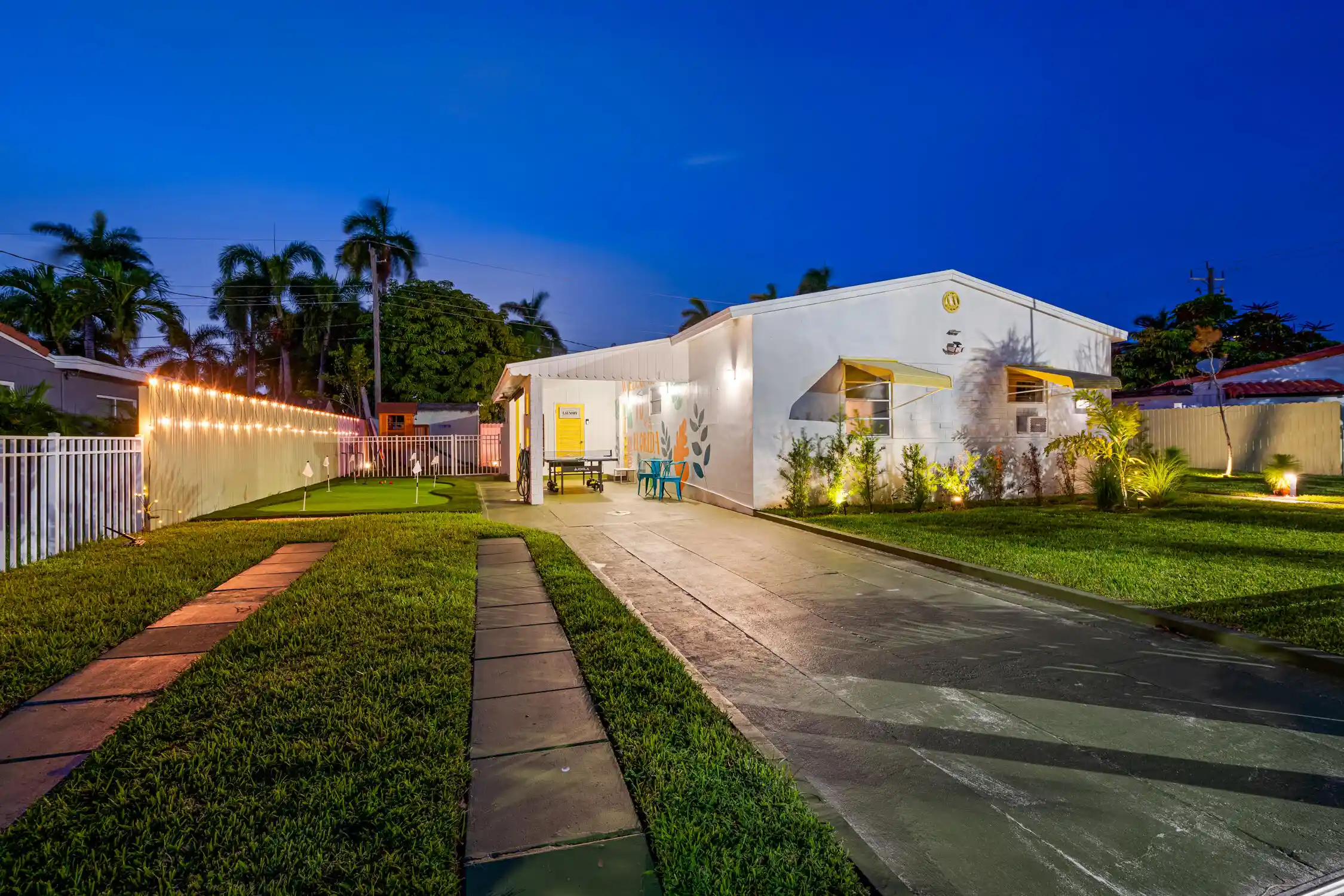 Single family home for sale at 913 NE 2nd Court, Hallandale Beach, FL 33009 | MLS# B26093321