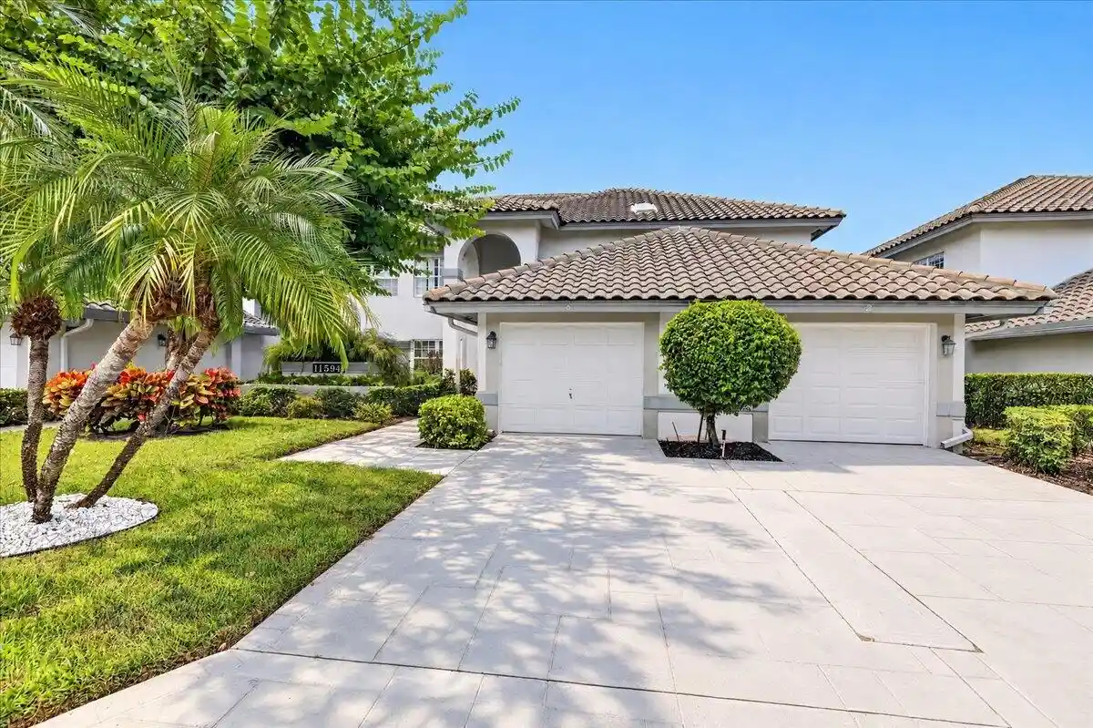 Condo for sale at 11594 Briarwood Cir #4, Boynton Beach, FL 33437 | MLS# B26093442