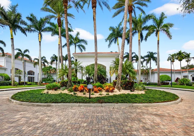 Photo 2 of Single family home for sale at 13577 Morocca Lake Ln, Delray Beach, FL 33446 | MLS# B26093479 | Listing updated on 2026-10-30