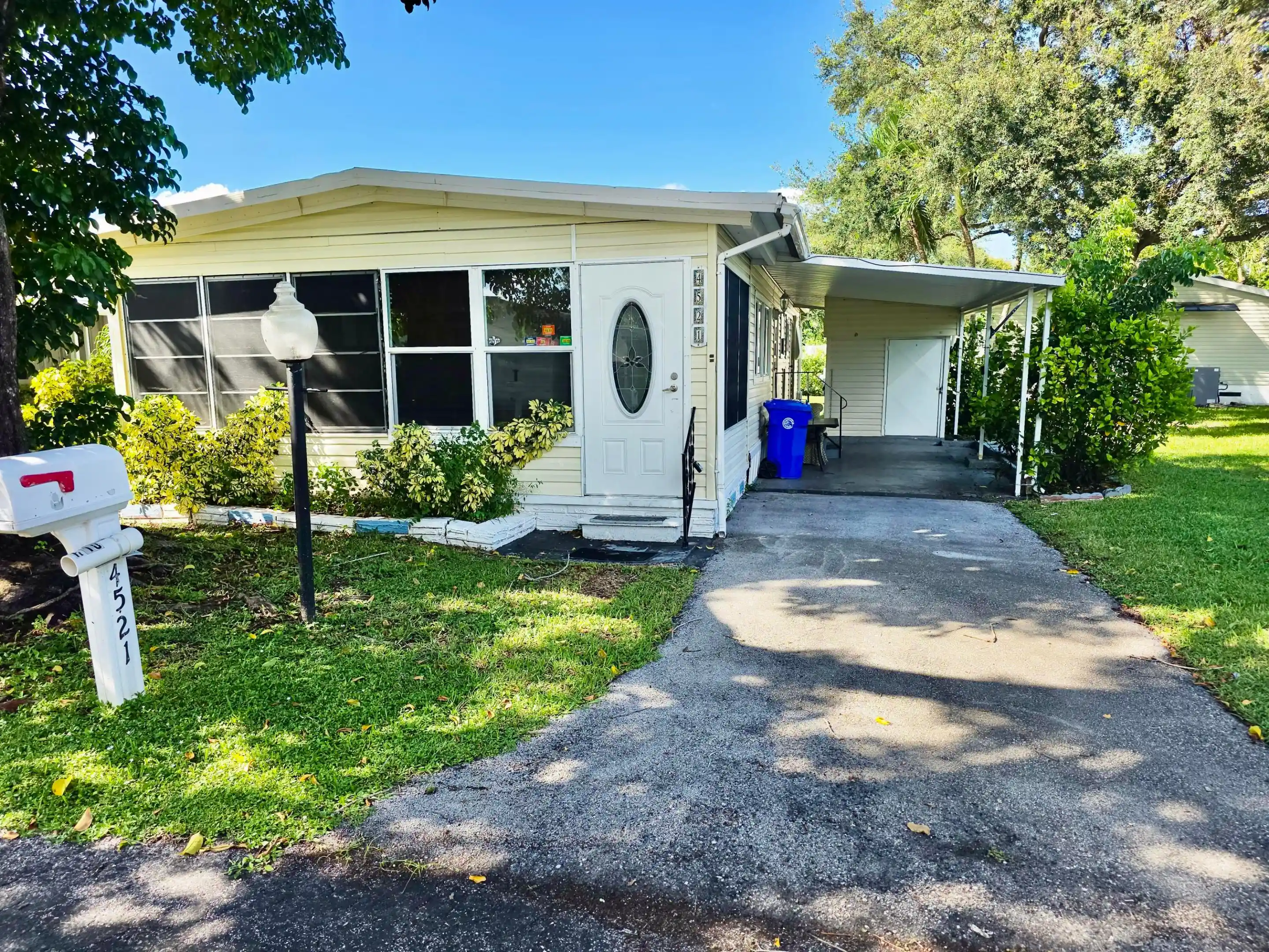 Photo 1 of Manufactured home for sale at 4521 Nw 69th Court #lot H10, Coconut Creek, FL 33073 | MLS# B26093488 | Listing updated on 2026-10-28