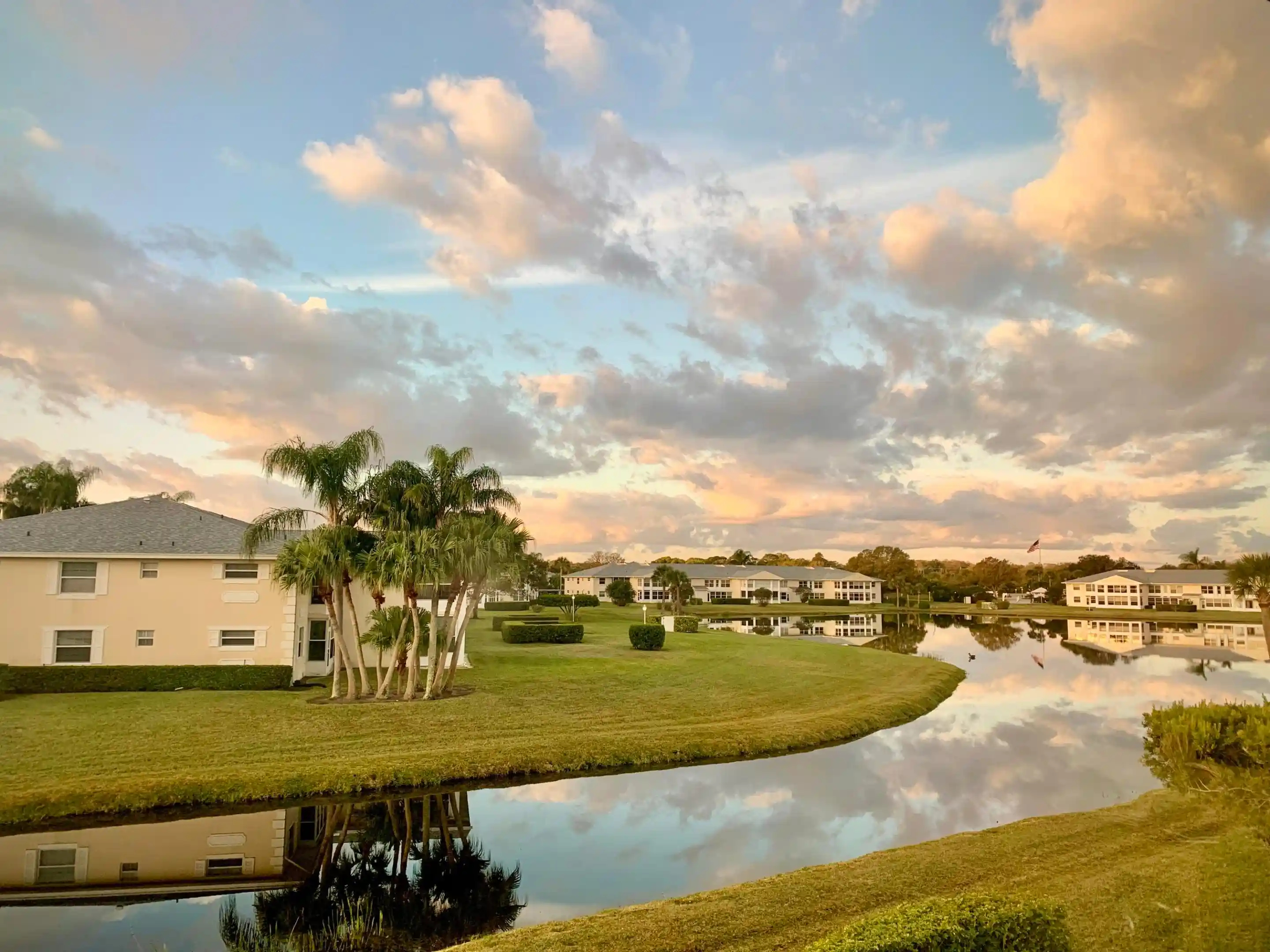 Condo for sale at 375 N Grv Isle Cir, Vero Beach, FL 32962 | MLS# B26093557
