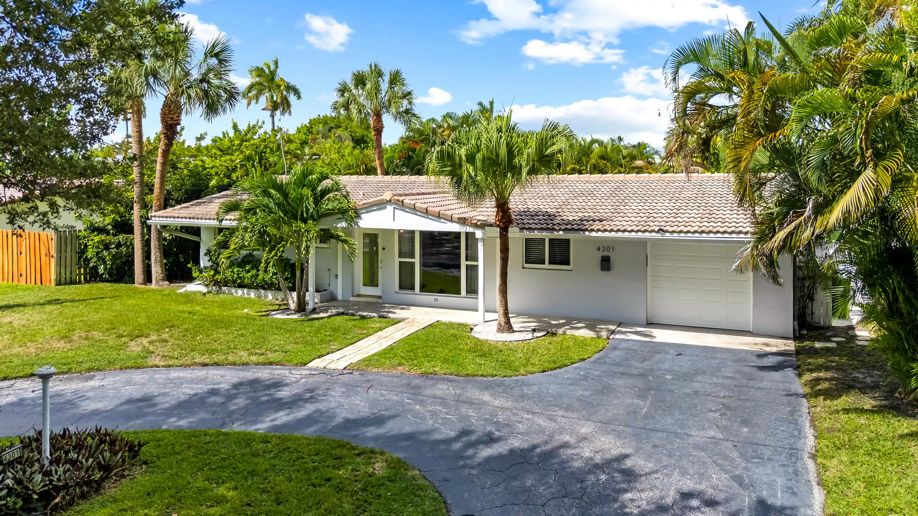 Single family home for sale at 4301 NE 22nd Avenue, Lighthouse Point, FL 33064 | MLS# B26093570