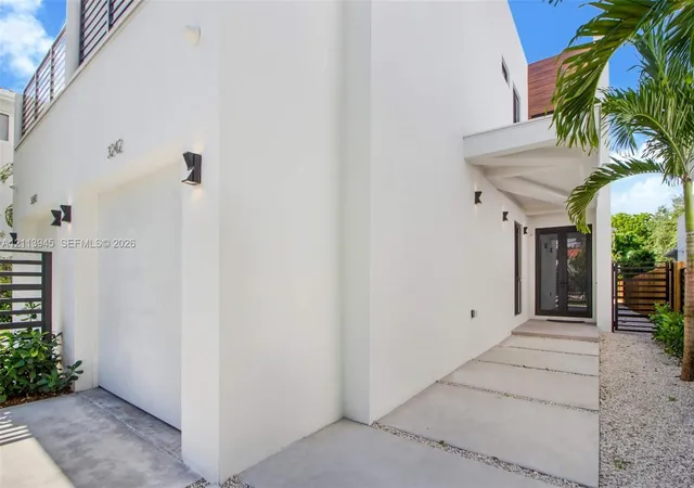 Photo 2 of Townhouse for sale at 3242 Day Ave, Miami, FL 33133 | MLS# A12113945 | Listing updated on 2026-10-28