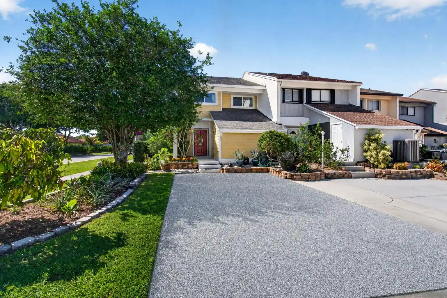 Townhouse for sale at 12324 Westhampton Cir, Wellington, FL 33414 | MLS# B26093641